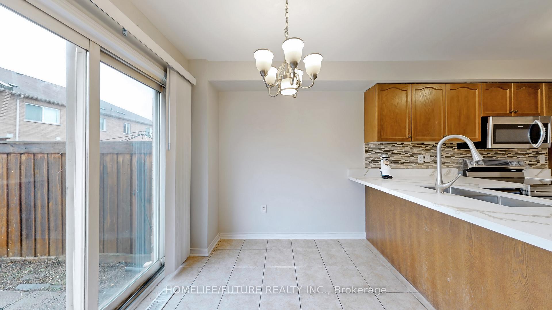 Photo 14 of 10 Quailvalley Drive, Brampton, Sandringham-Wellington — HOMEH