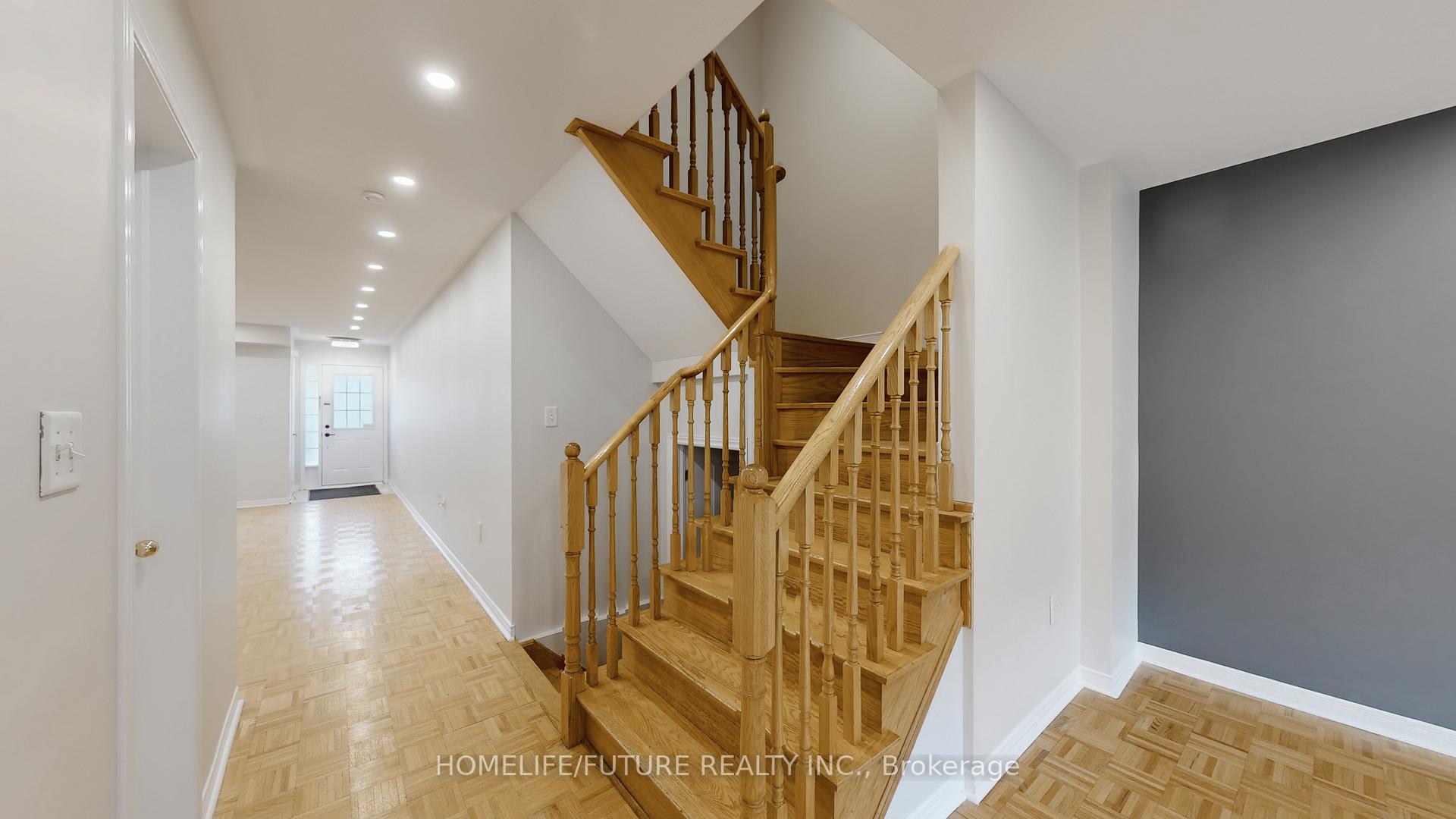 Photo 17 of 10 Quailvalley Drive, Brampton, Sandringham-Wellington — HOMEH