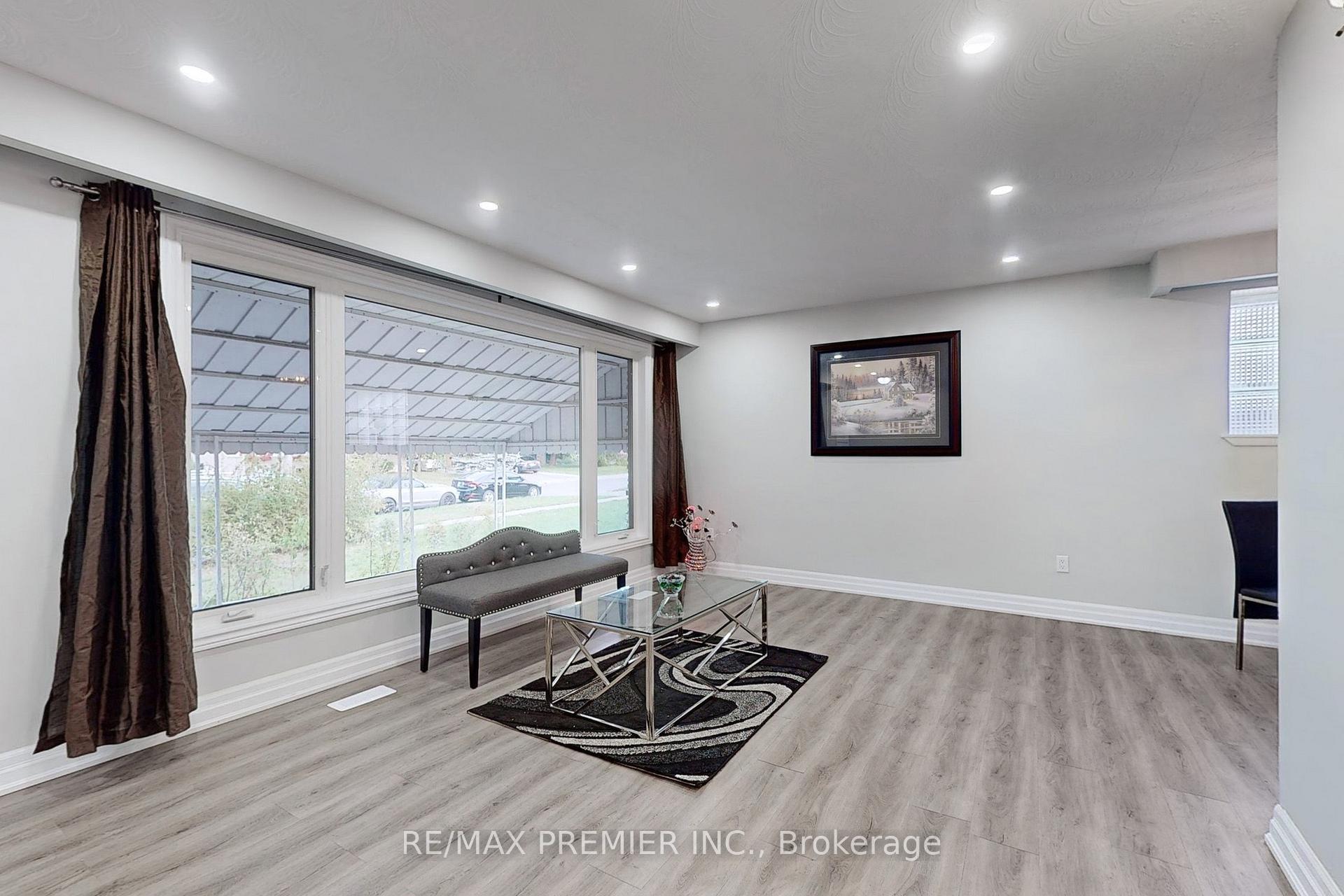 Photo 2 of 3 Gretna Drive, Brampton, Northwood Park — HOMEH