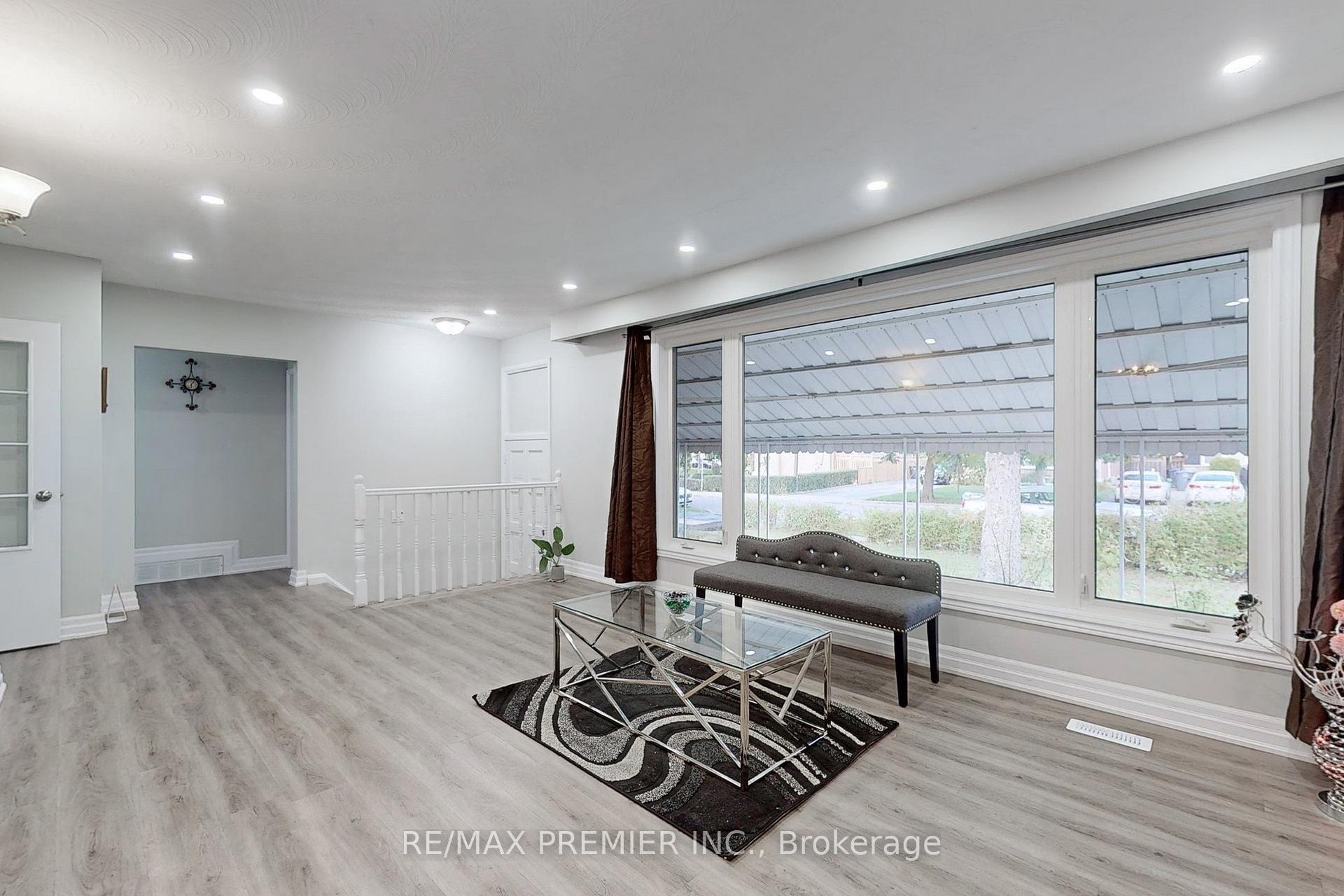 Photo 3 of 3 Gretna Drive, Brampton, Northwood Park — HOMEH