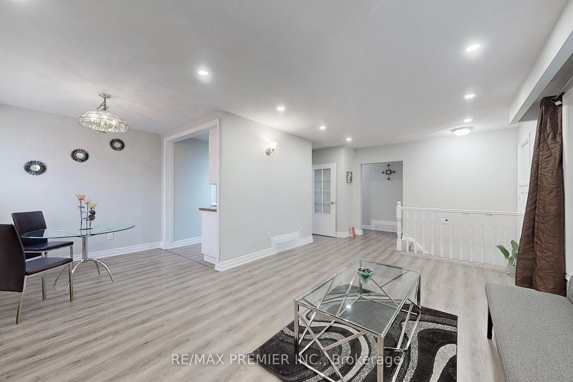 Photo 6 of 3 Gretna Drive, Brampton, Northwood Park — HOMEH
