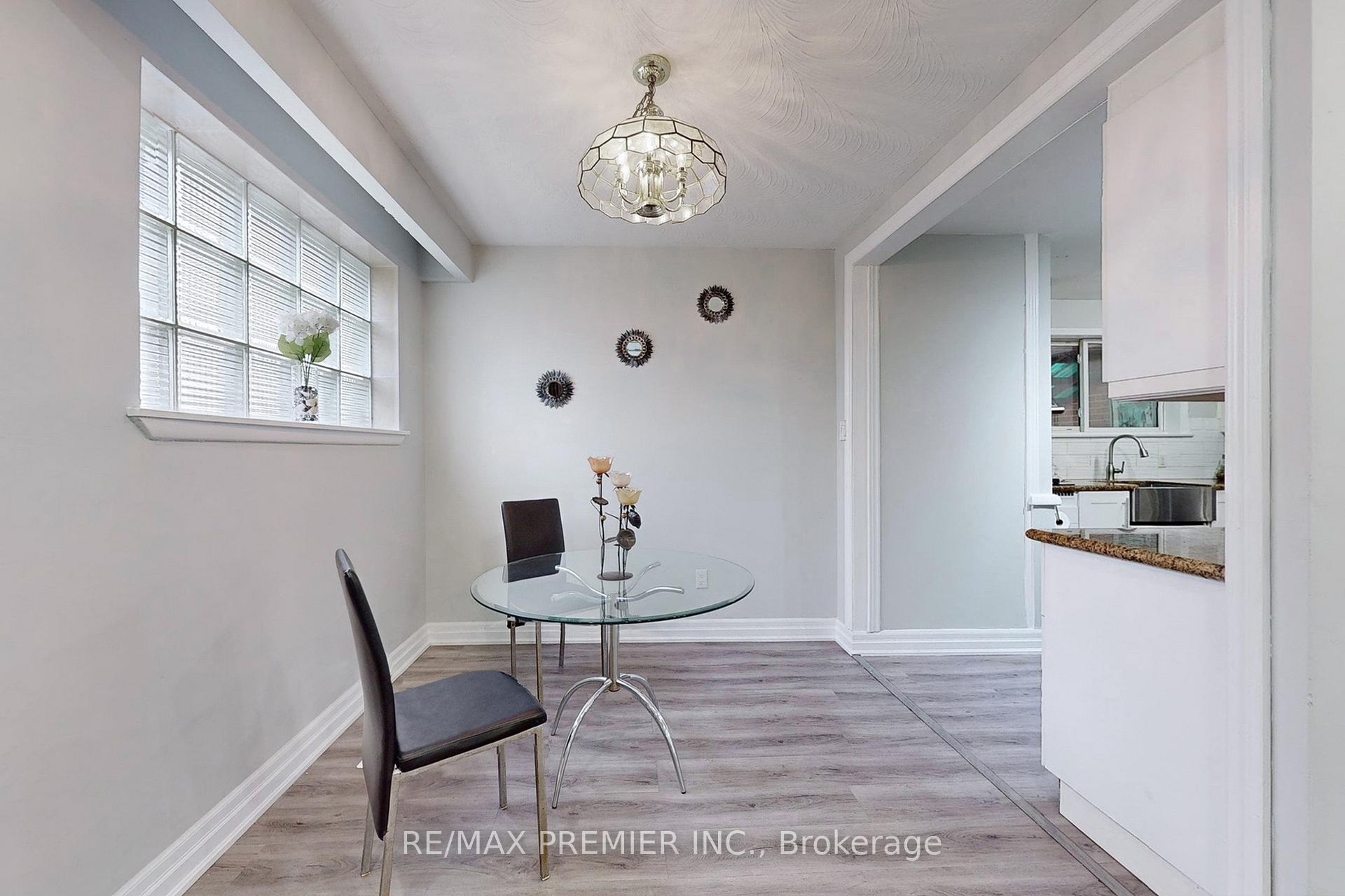 Photo 11 of 3 Gretna Drive, Brampton, Northwood Park — HOMEH