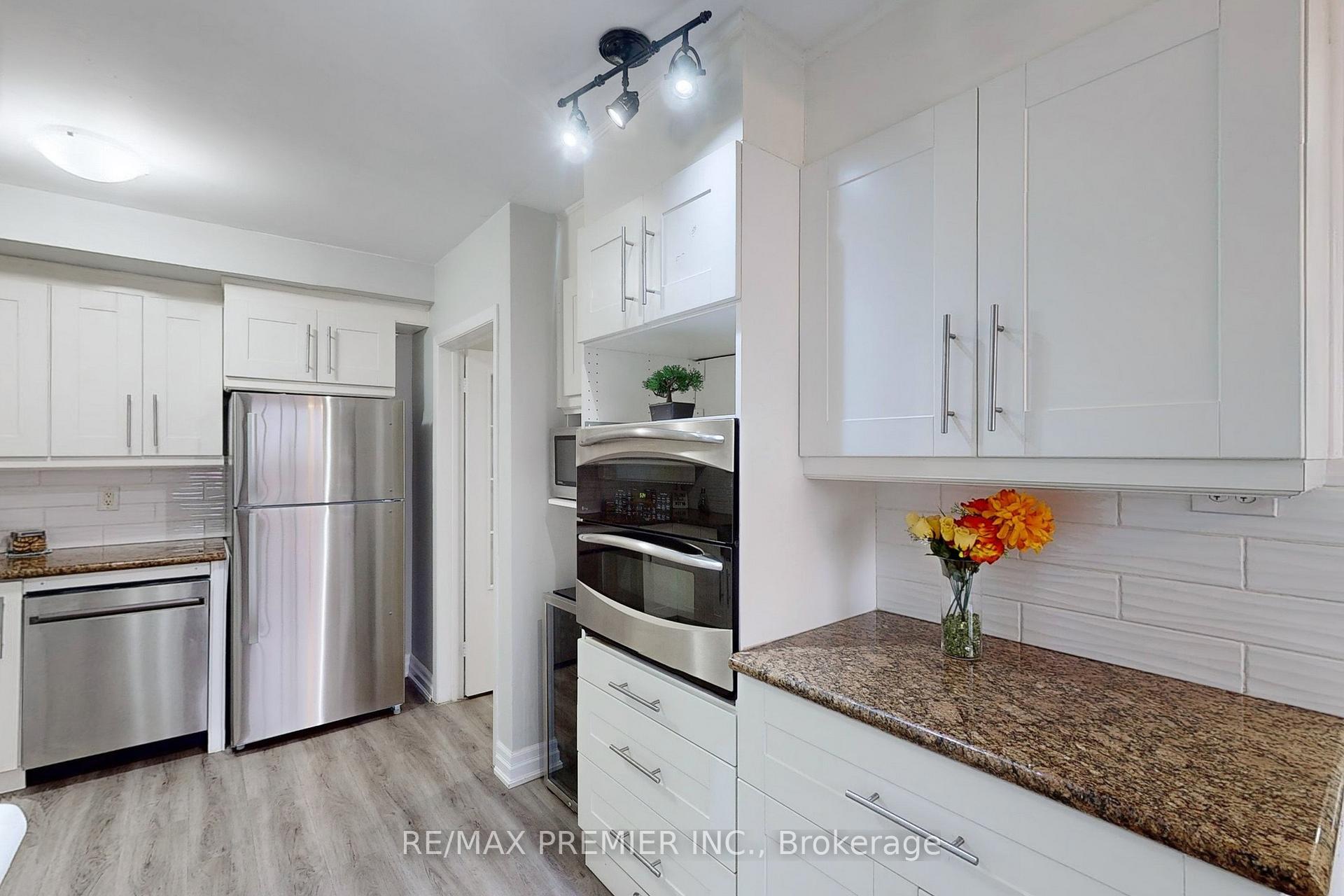 Photo 8 of 3 Gretna Drive, Brampton, Northwood Park — HOMEH