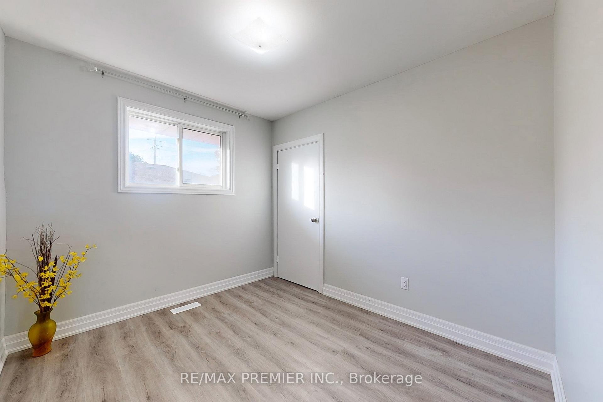 Photo 12 of 3 Gretna Drive, Brampton, Northwood Park — HOMEH