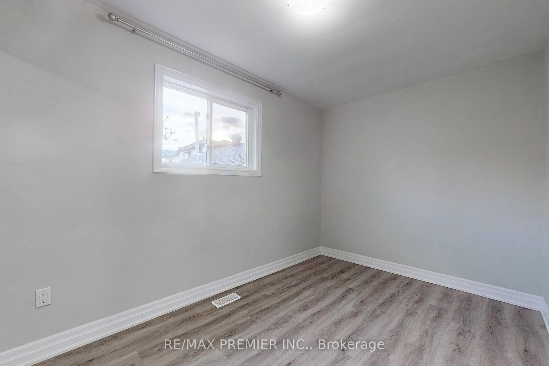 Photo 13 of 3 Gretna Drive, Brampton, Northwood Park — HOMEH