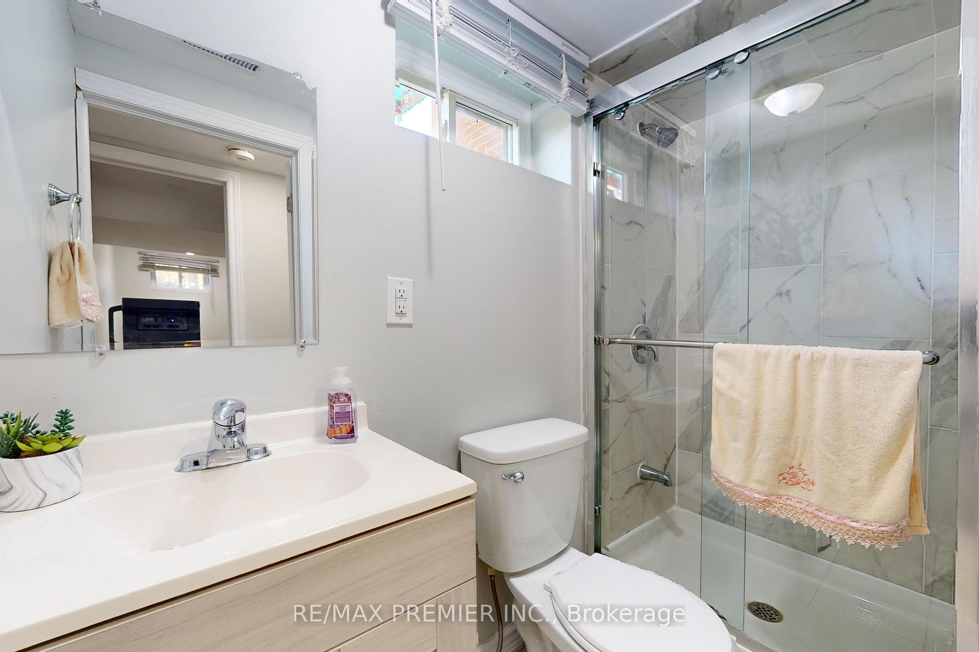 Photo 37 of 3 Gretna Drive, Brampton, Northwood Park — HOMEH