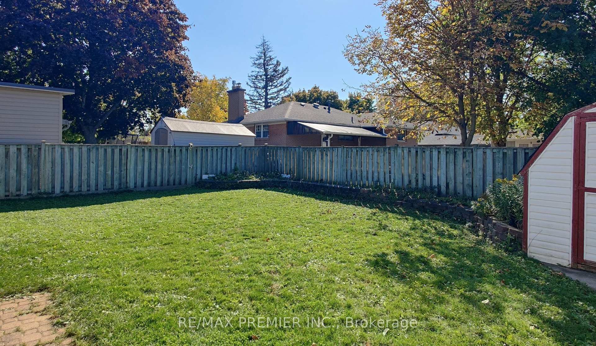 Photo 35 of 3 Gretna Drive, Brampton, Northwood Park — HOMEH
