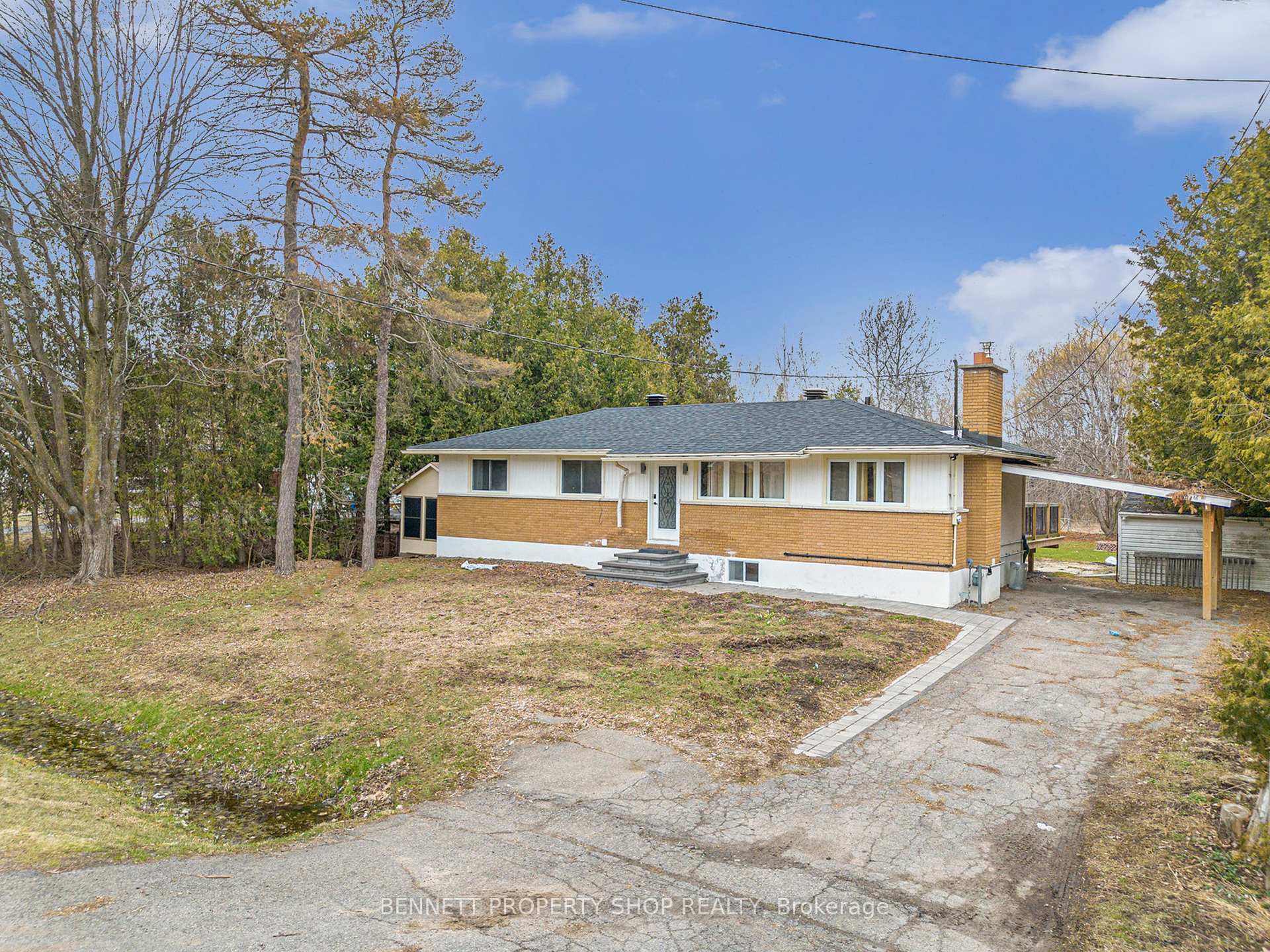 Photo 2 of 6723 Cedar Acres Drive, Ottawa, Greely — HOMEH