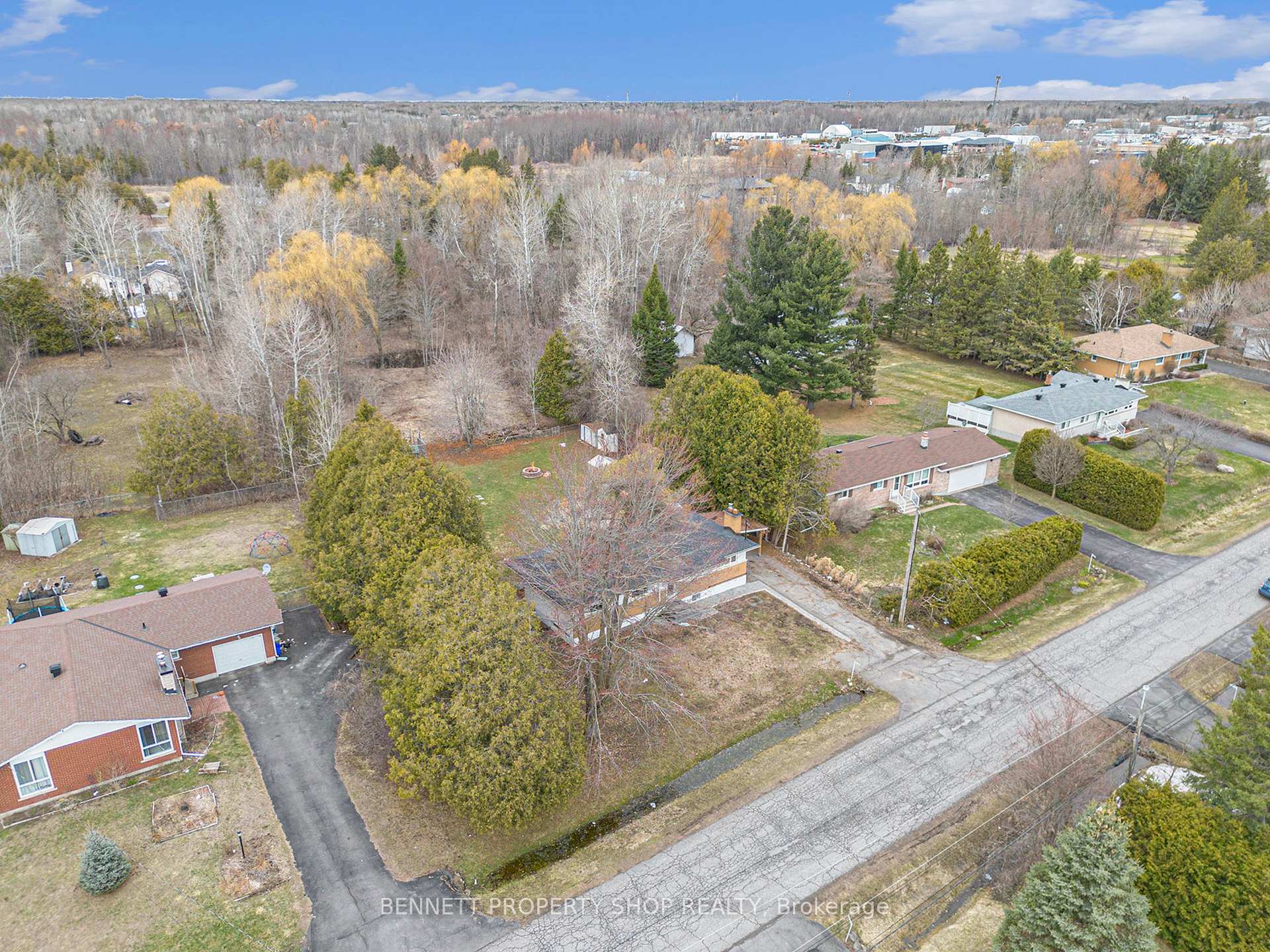 Photo 3 of 6723 Cedar Acres Drive, Ottawa, Greely — HOMEH