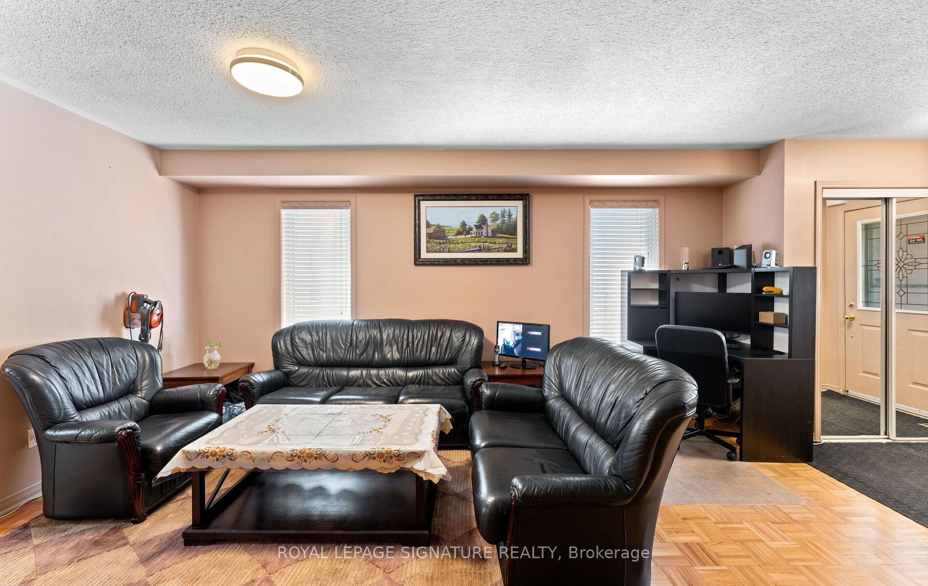 Photo 7 of 53 National Pine Drive, Vaughan, Vellore Village — HOMEH
