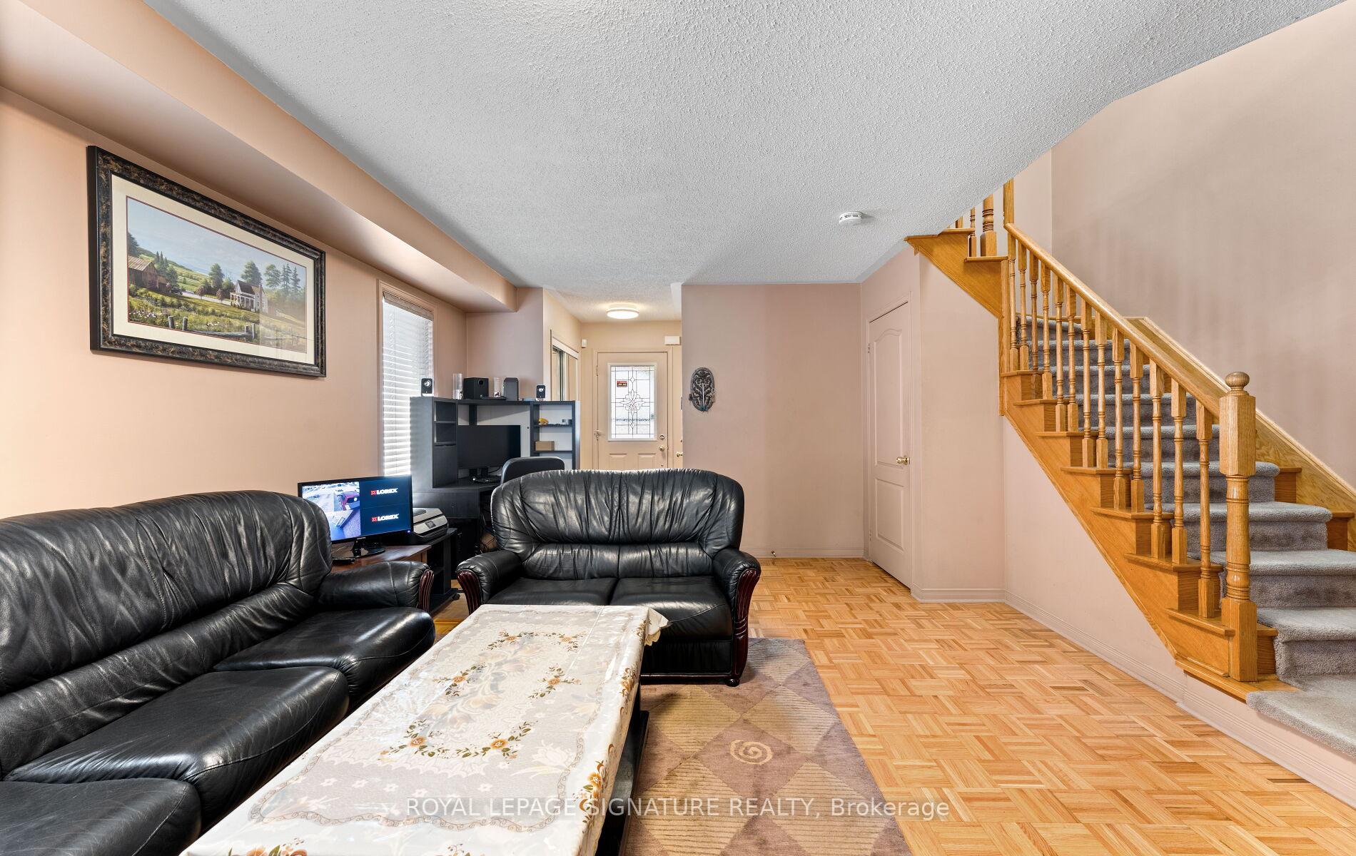 Photo 6 of 53 National Pine Drive, Vaughan, Vellore Village — HOMEH