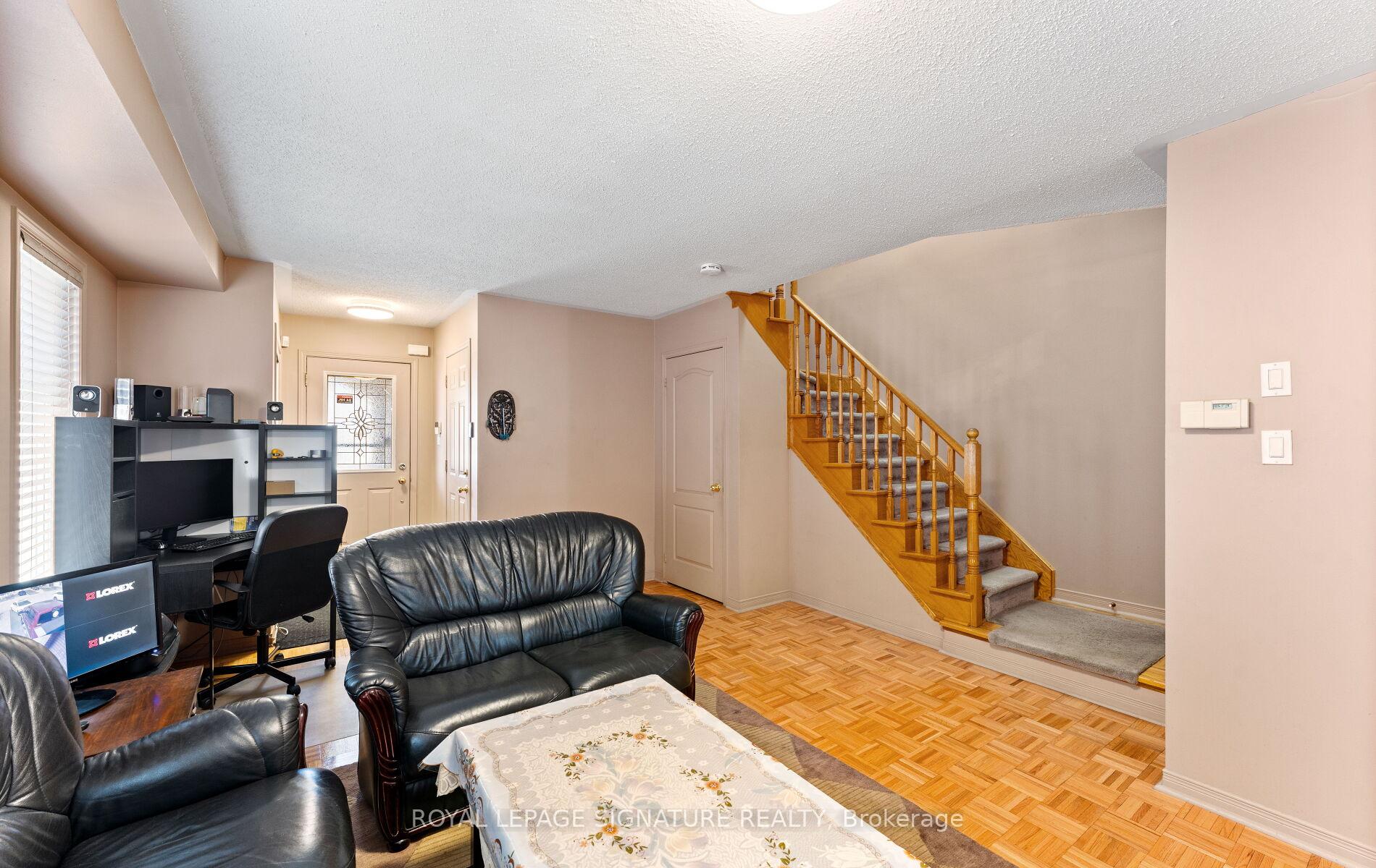 Photo 5 of 53 National Pine Drive, Vaughan, Vellore Village — HOMEH