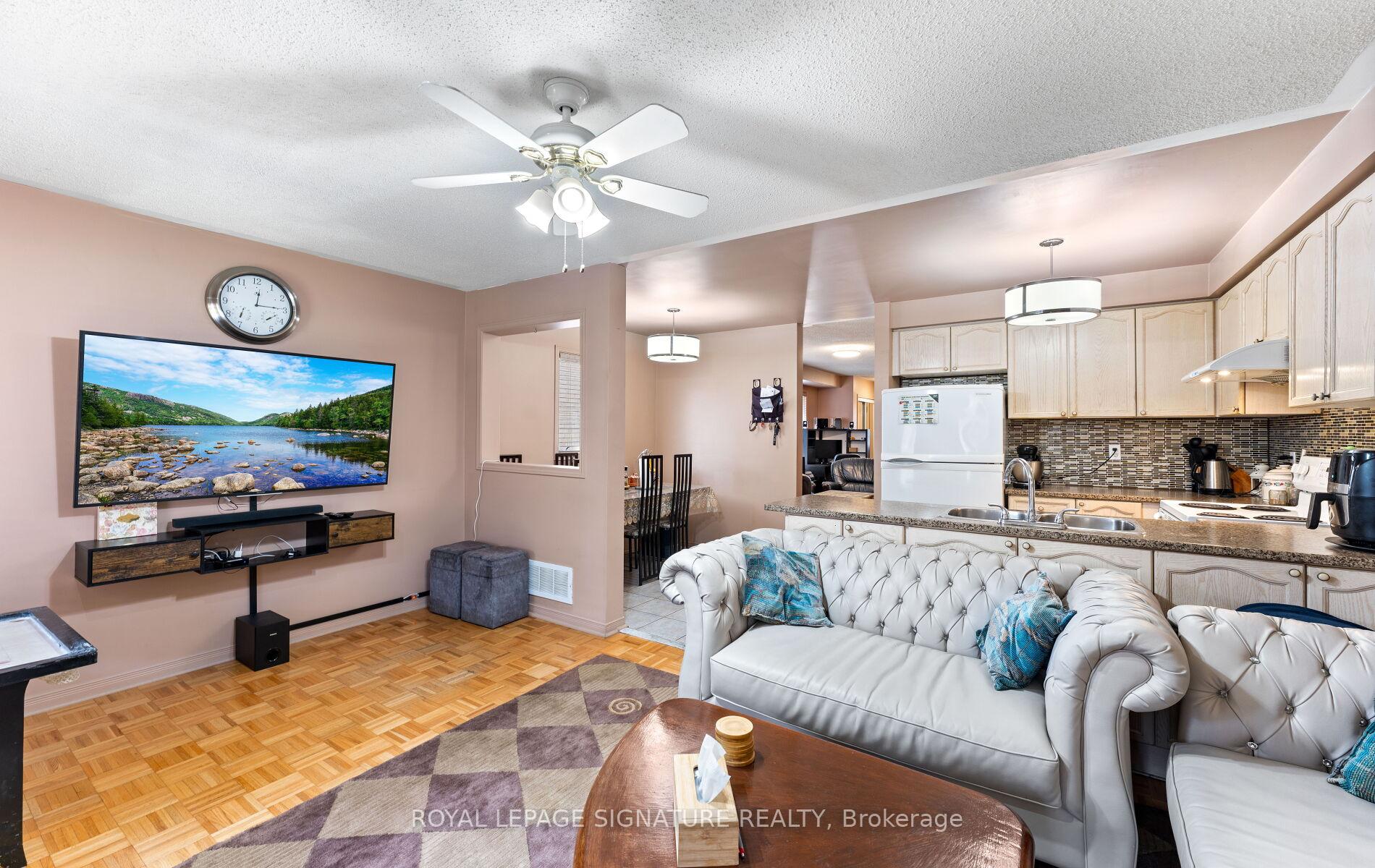 Photo 12 of 53 National Pine Drive, Vaughan, Vellore Village — HOMEH