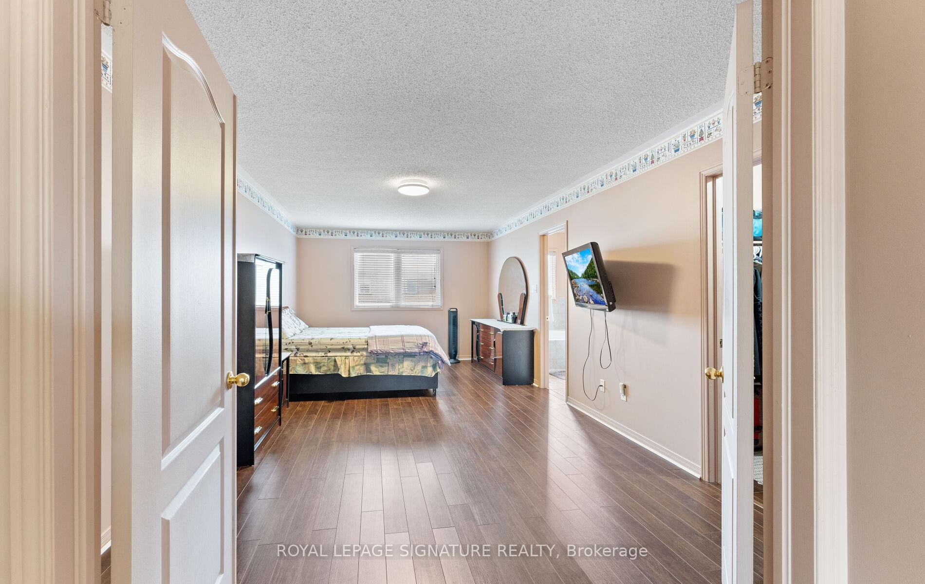 Photo 21 of 53 National Pine Drive, Vaughan, Vellore Village — HOMEH