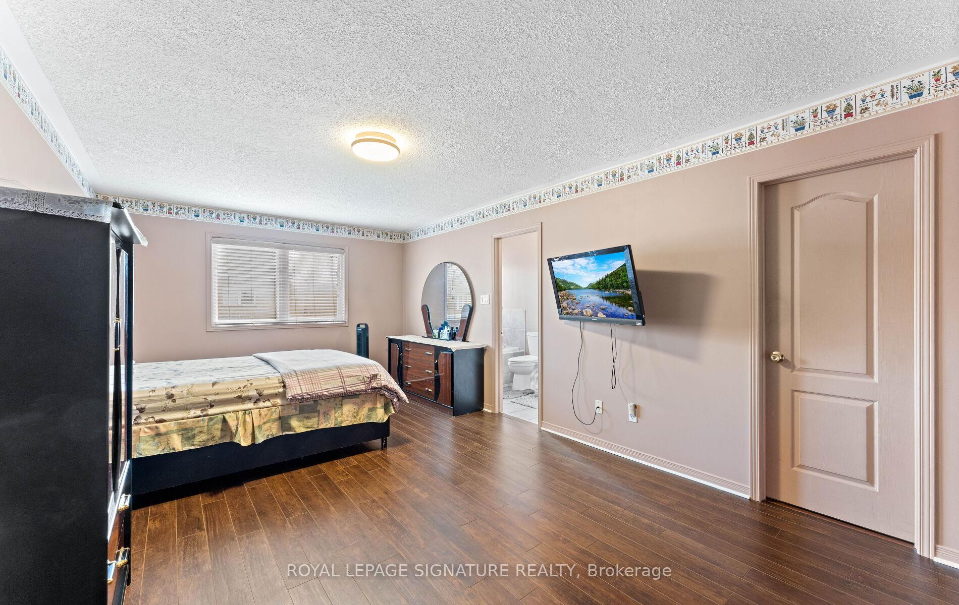 Photo 24 of 53 National Pine Drive, Vaughan, Vellore Village — HOMEH