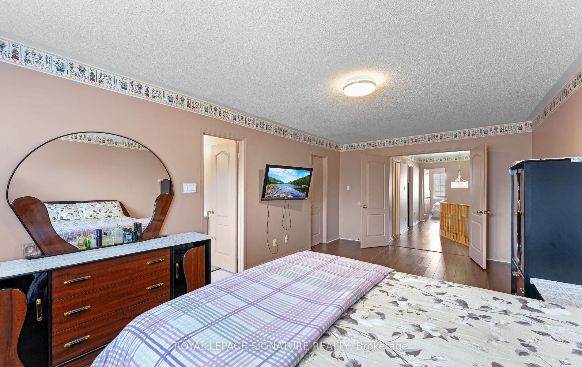 Photo 25 of 53 National Pine Drive, Vaughan, Vellore Village — HOMEH