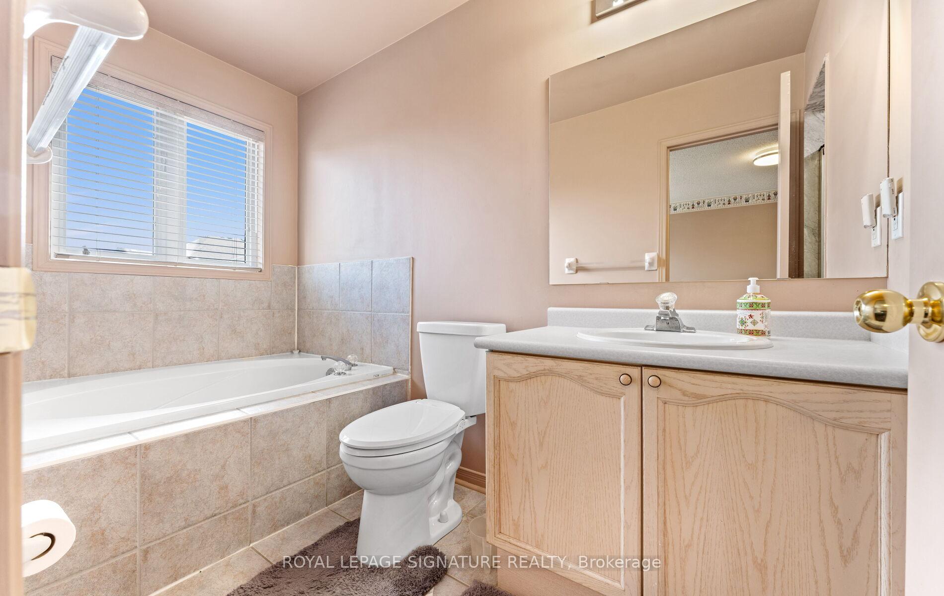 Photo 26 of 53 National Pine Drive, Vaughan, Vellore Village — HOMEH