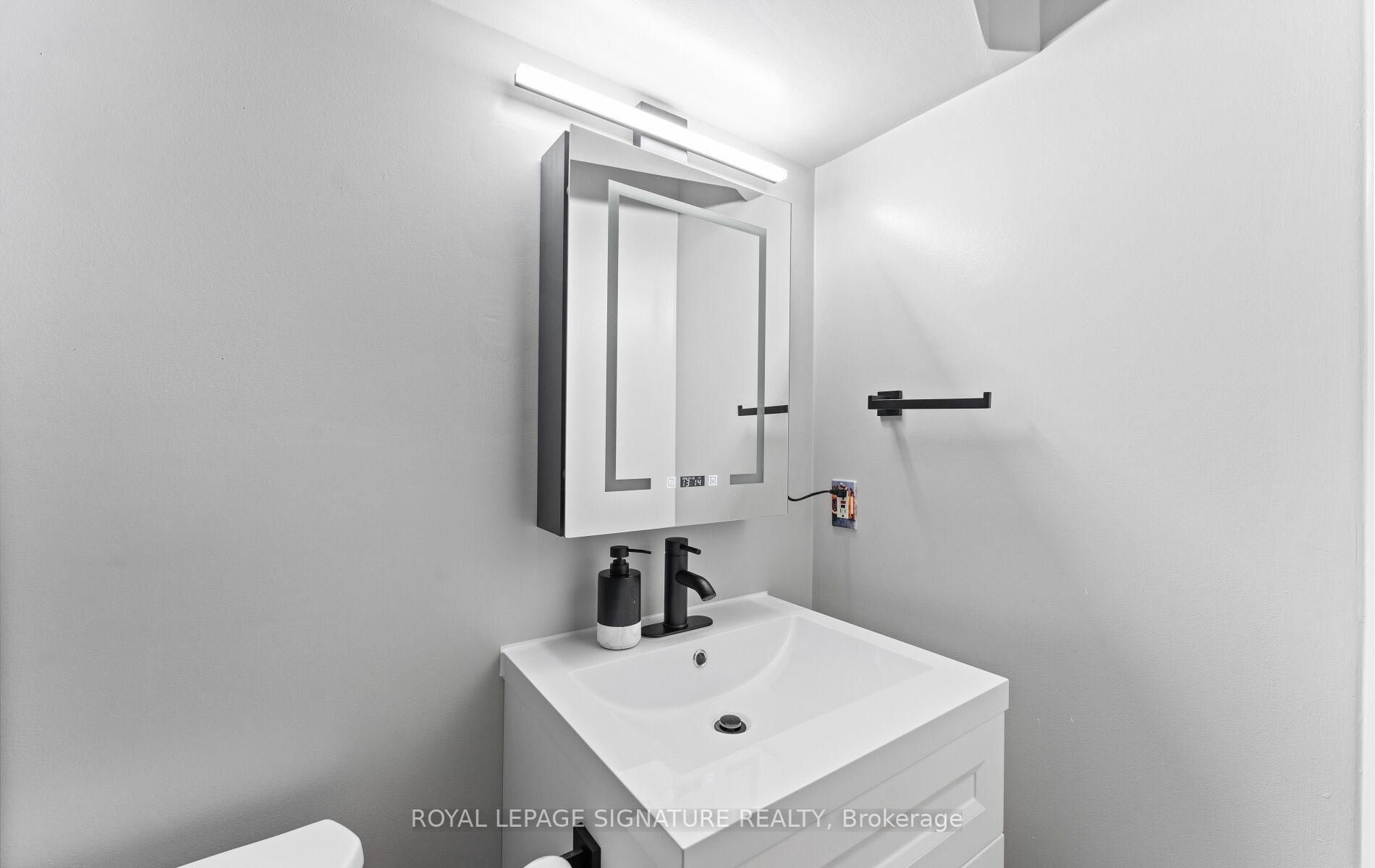 Photo 42 of 53 National Pine Drive, Vaughan, Vellore Village — HOMEH