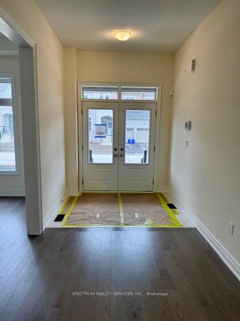 Photo 2 of 19 Lorrain Hand Crescent, Georgina, Keswick South — HOMEH