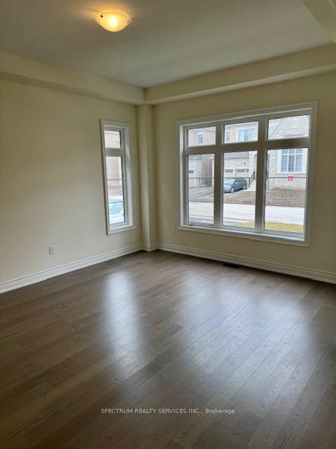 Photo 3 of 19 Lorrain Hand Crescent, Georgina, Keswick South — HOMEH