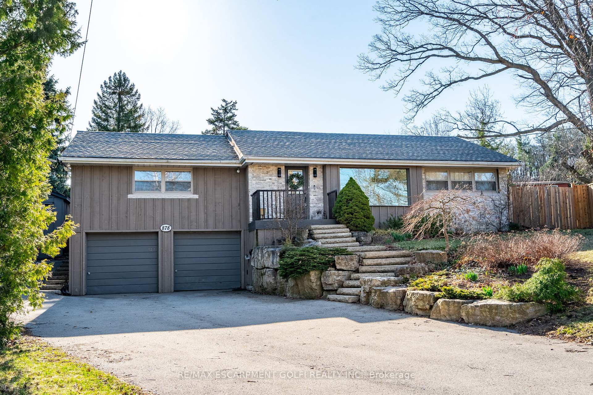 Photo 1 of 878 Alexander Road, Hamilton, Ancaster — HOMEH