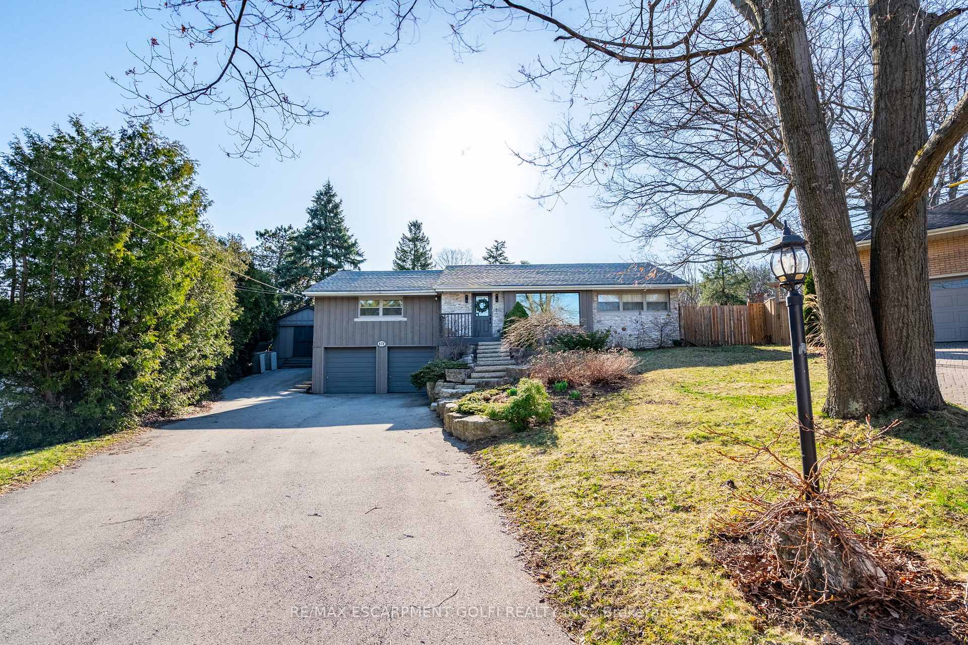 Photo 3 of 878 Alexander Road, Hamilton, Ancaster — HOMEH