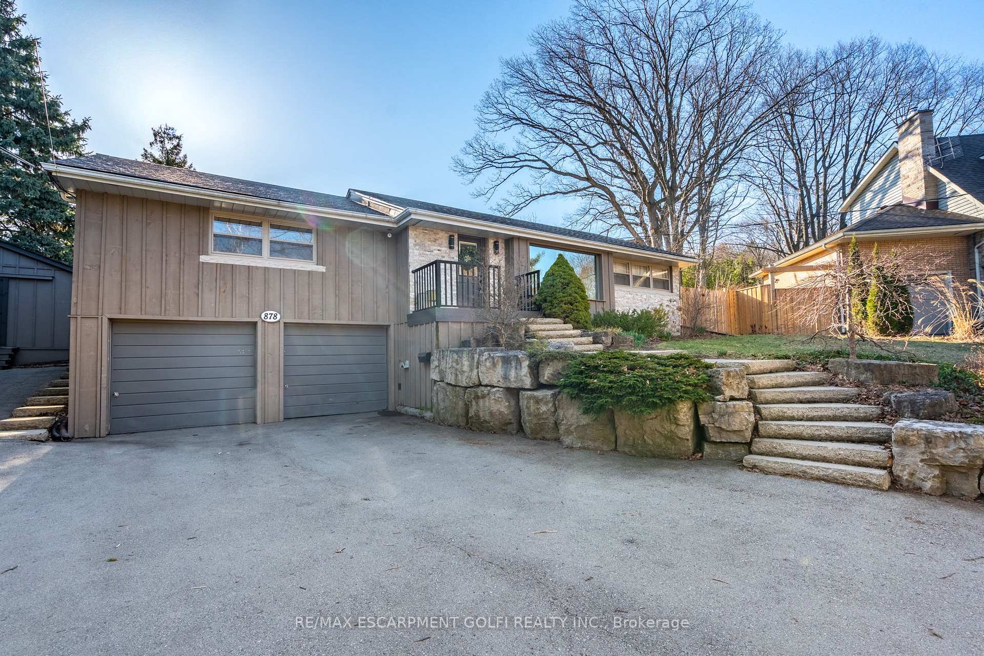 Photo 2 of 878 Alexander Road, Hamilton, Ancaster — HOMEH