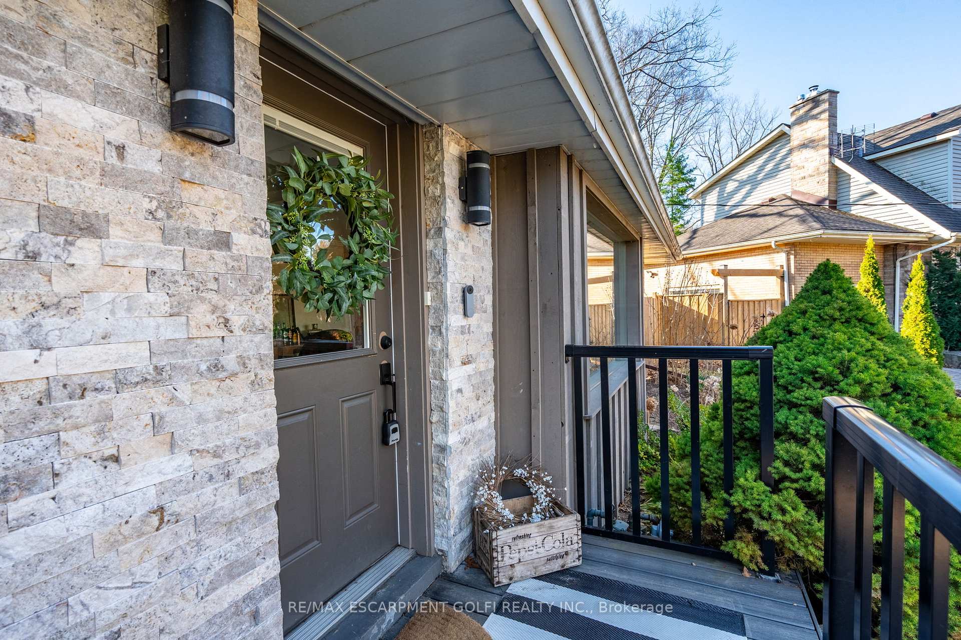 Photo 4 of 878 Alexander Road, Hamilton, Ancaster — HOMEH
