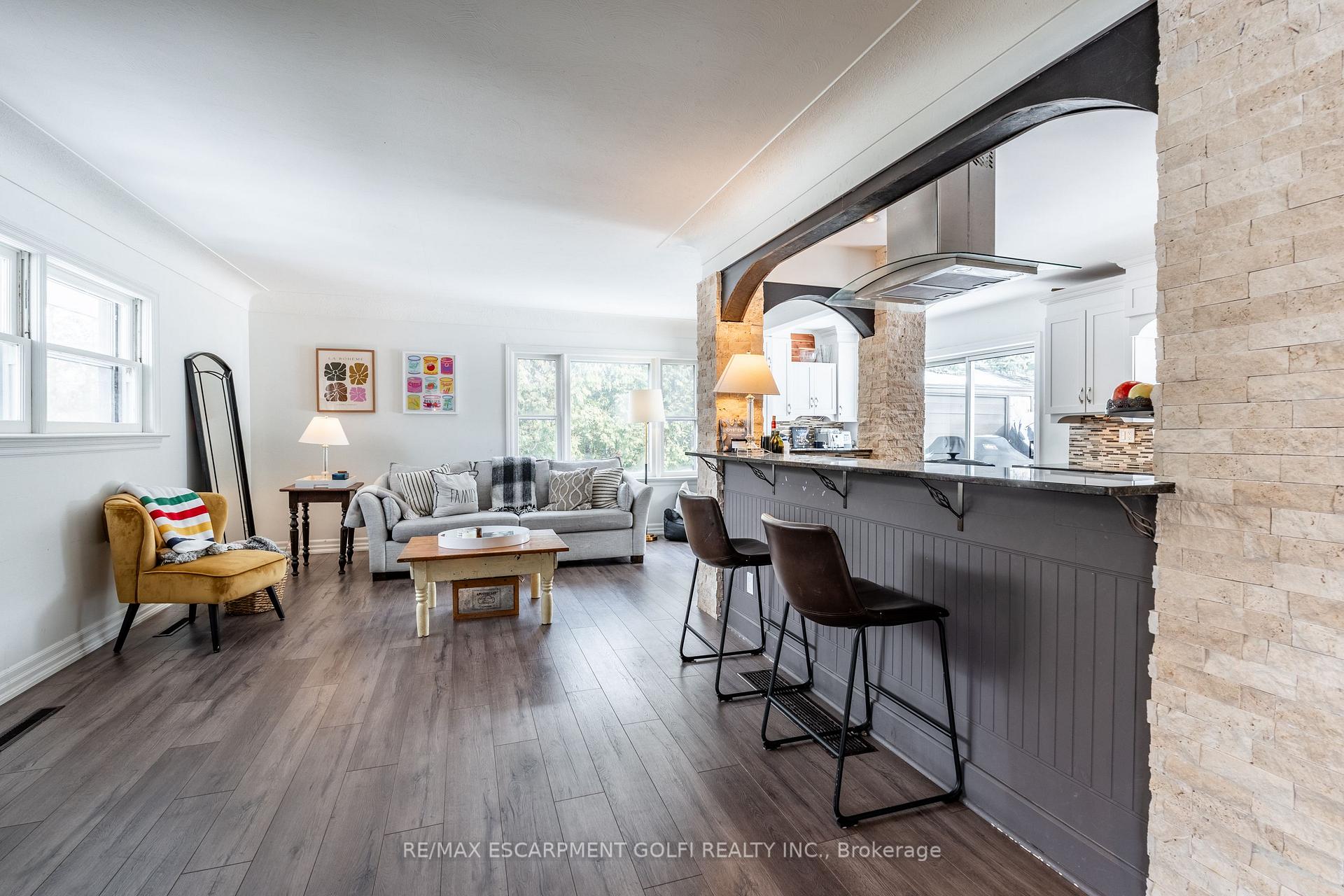 Photo 7 of 878 Alexander Road, Hamilton, Ancaster — HOMEH
