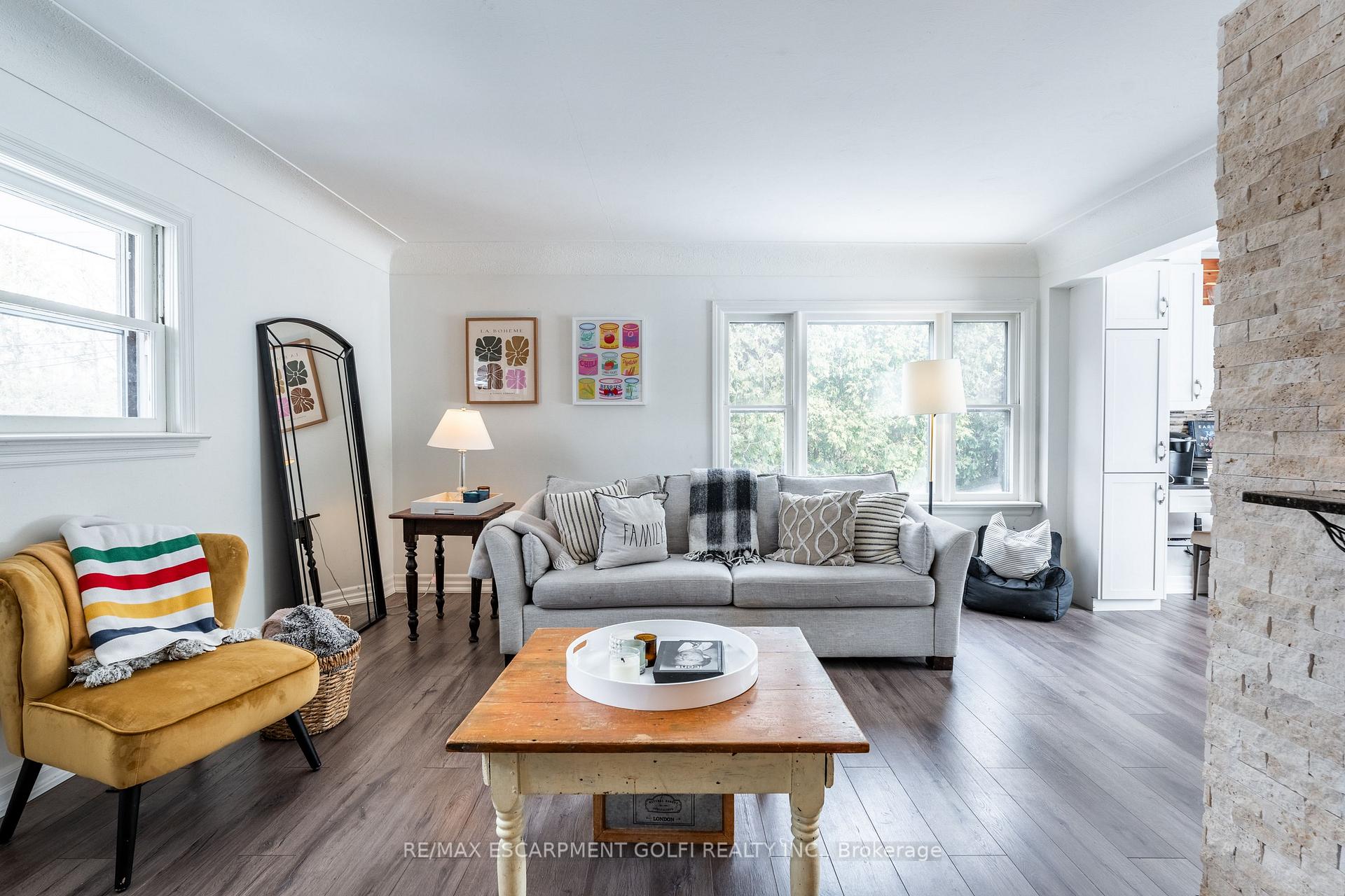 Photo 8 of 878 Alexander Road, Hamilton, Ancaster — HOMEH