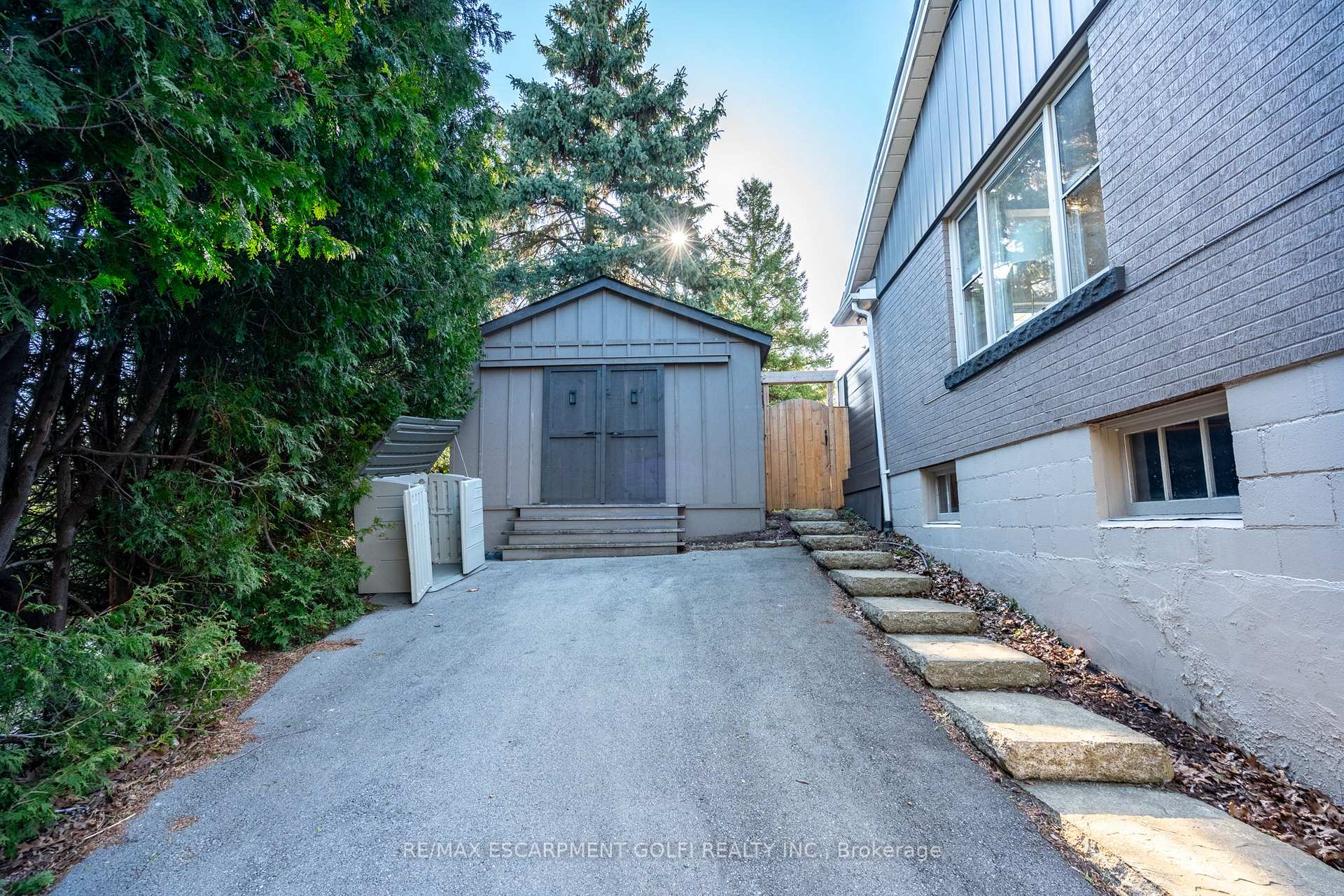Photo 24 of 878 Alexander Road, Hamilton, Ancaster — HOMEH