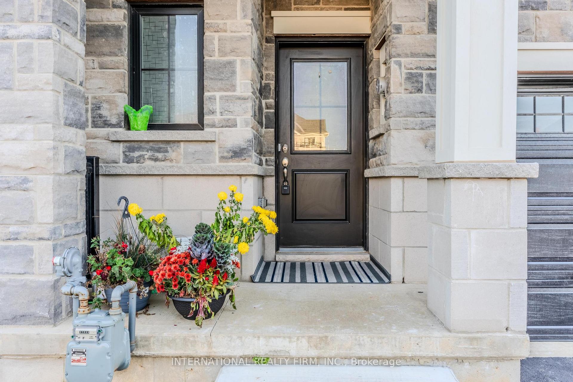 Photo 2 of 155 Aquasanta Crescent, Hamilton, Ryckmans — HOMEH