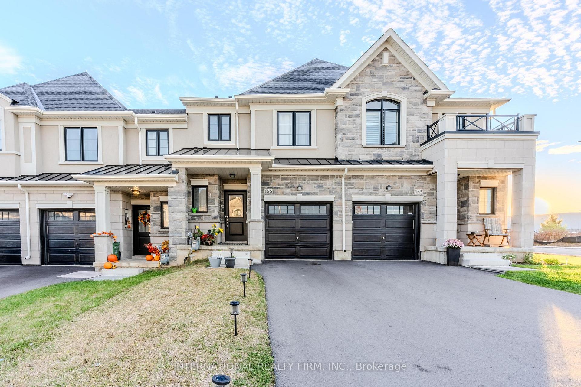 Photo 26 of 155 Aquasanta Crescent, Hamilton, Ryckmans — HOMEH