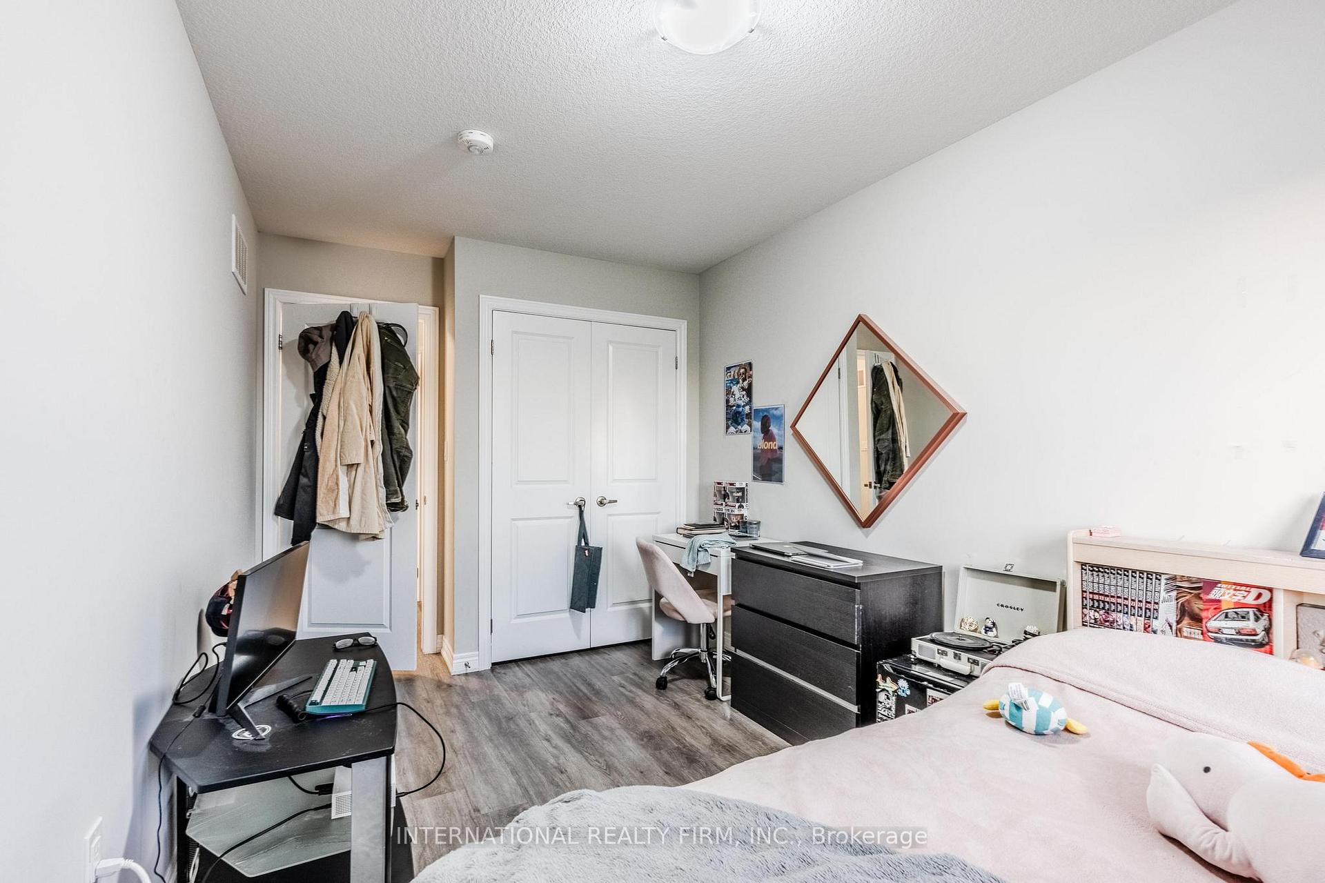 Photo 27 of 155 Aquasanta Crescent, Hamilton, Ryckmans — HOMEH