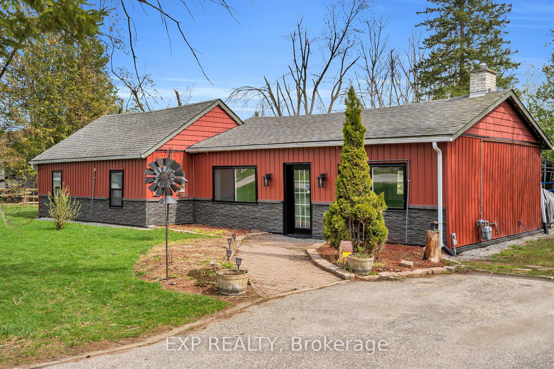 Photo 1 of 409 Centre Street, Brock, Beaverton — HOMEH