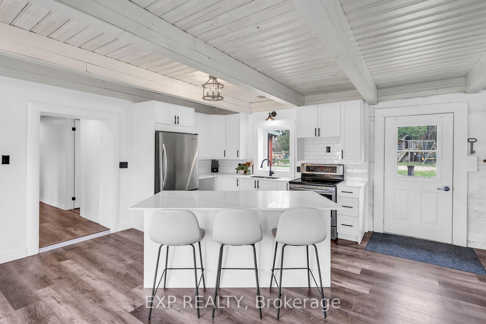 Photo 4 of 409 Centre Street, Brock, Beaverton — HOMEH