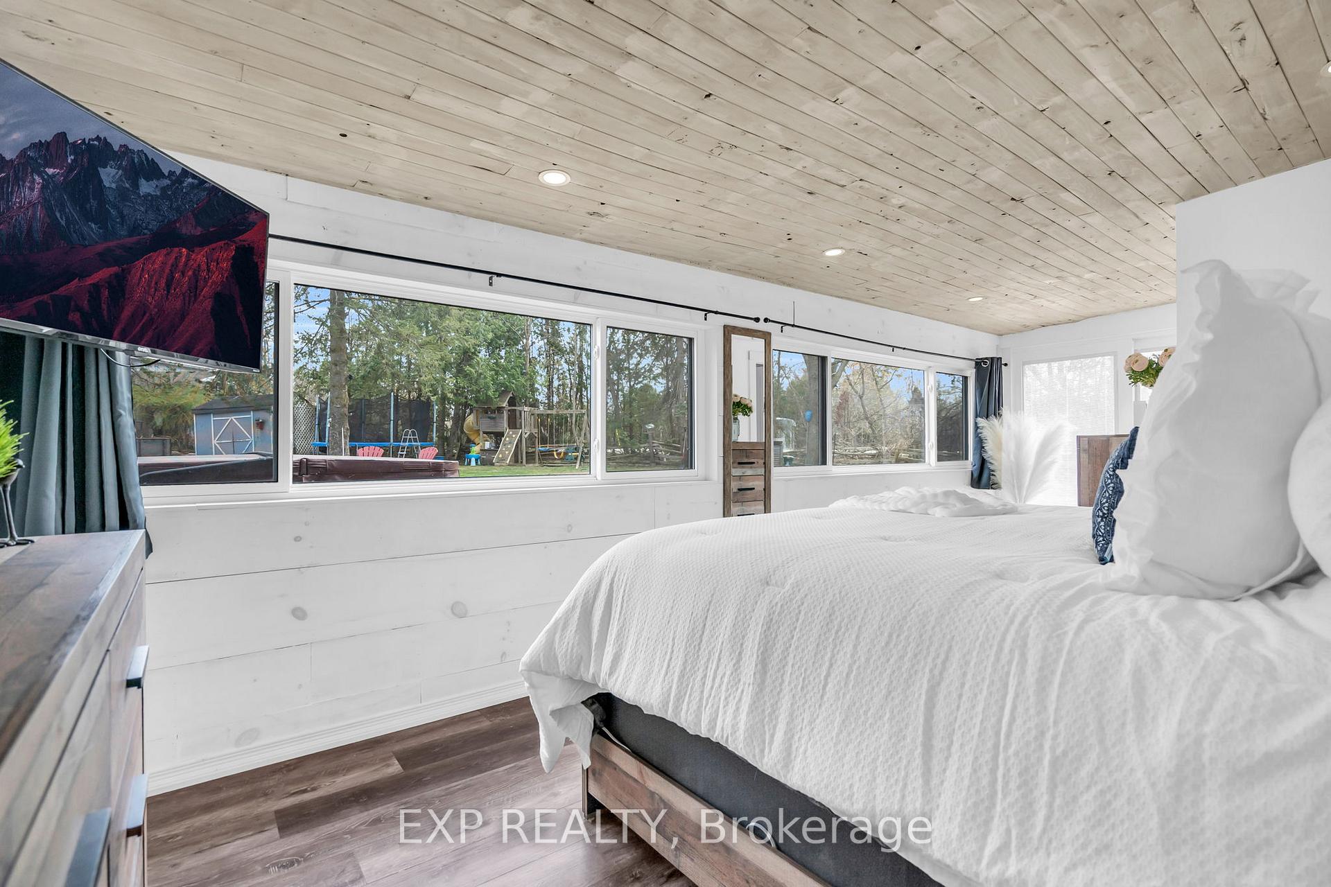 Photo 14 of 409 Centre Street, Brock, Beaverton — HOMEH