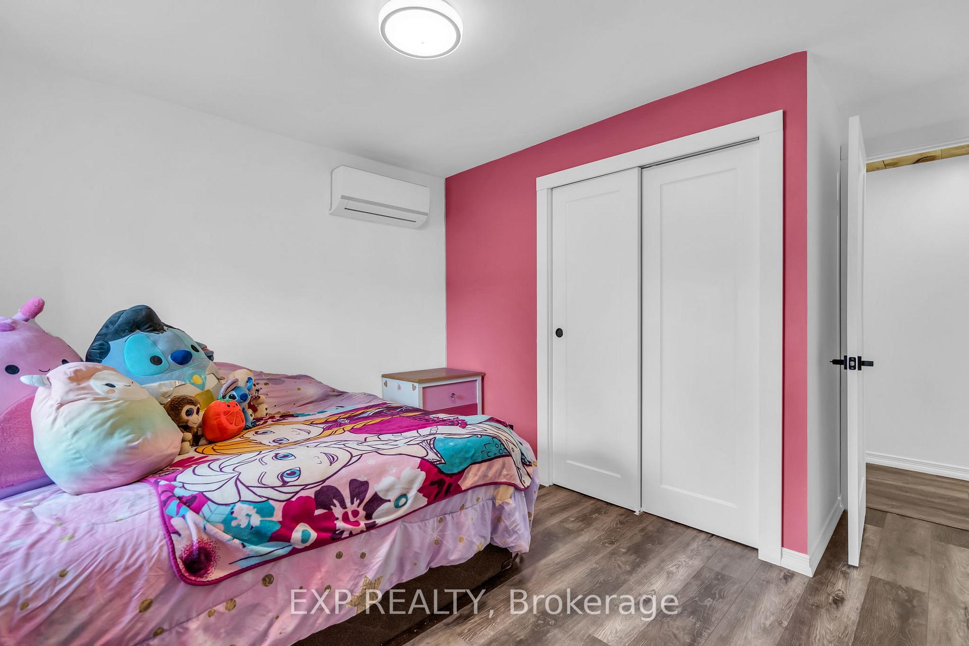 Photo 21 of 409 Centre Street, Brock, Beaverton — HOMEH