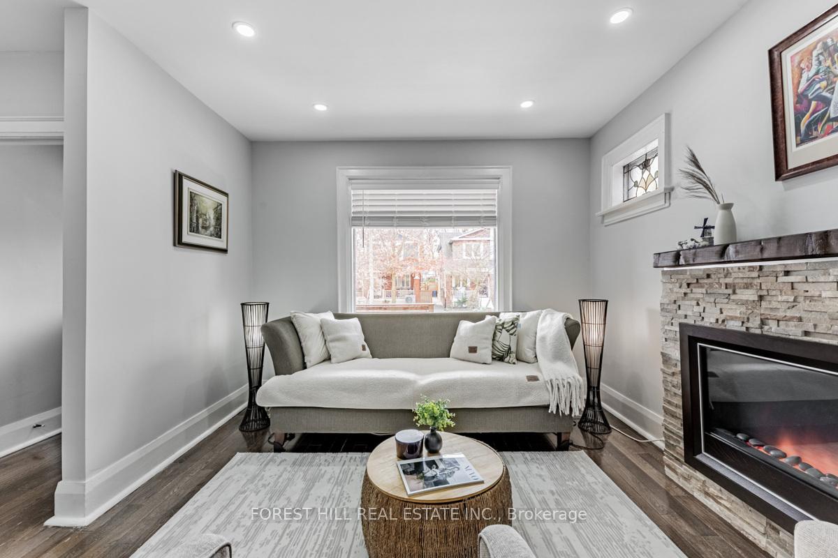 Photo 8 of 3 Dilworth Crescent, Toronto, Broadview North — HOMEH