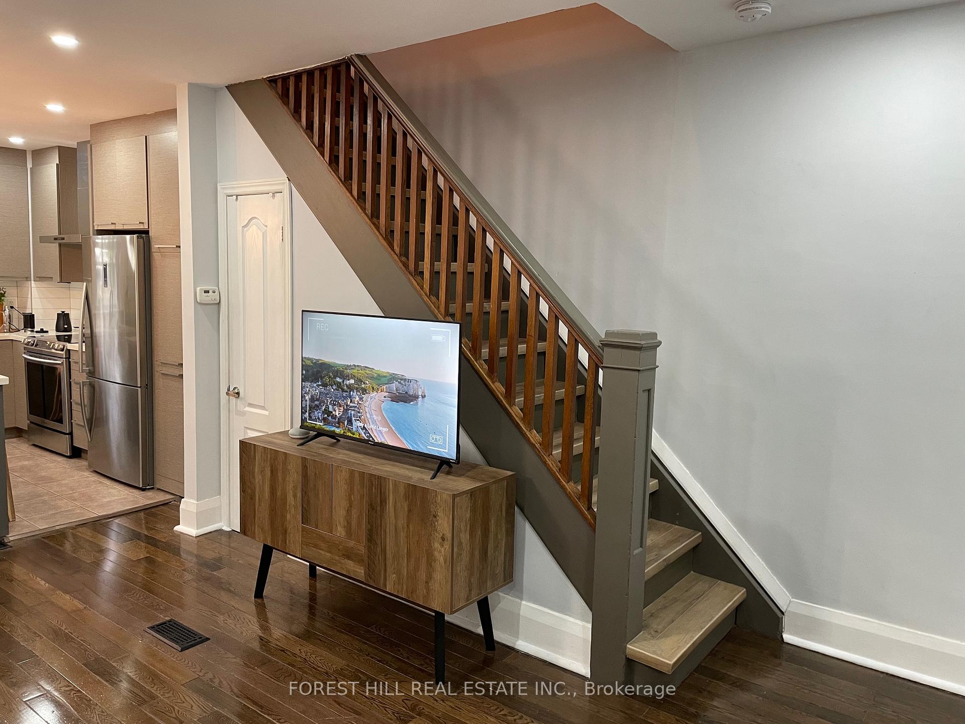 Photo 15 of 3 Dilworth Crescent, Toronto, Broadview North — HOMEH