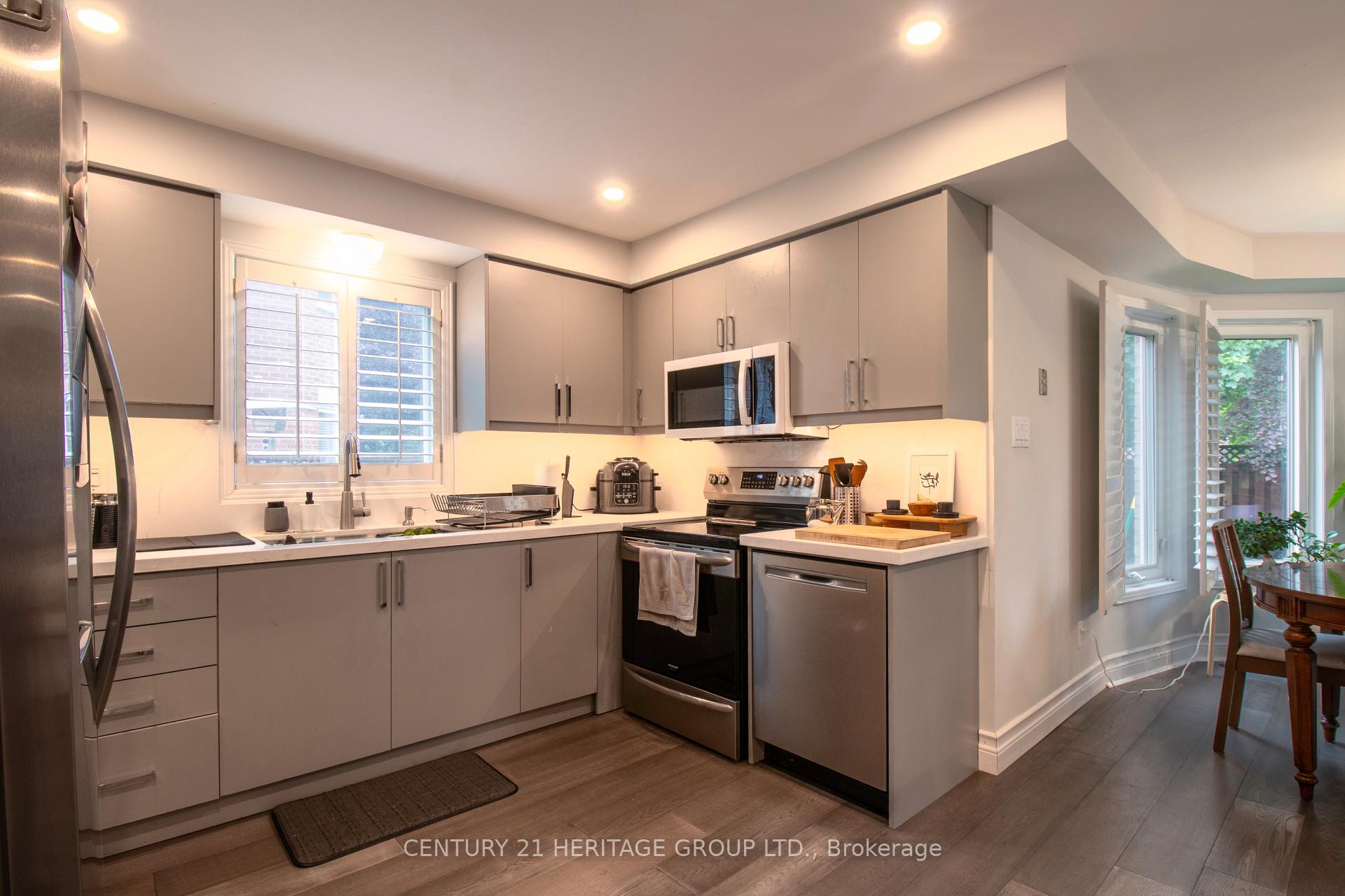 Photo 11 of 27 Charing Crescent, Aurora, Aurora Highlands — HOMEH