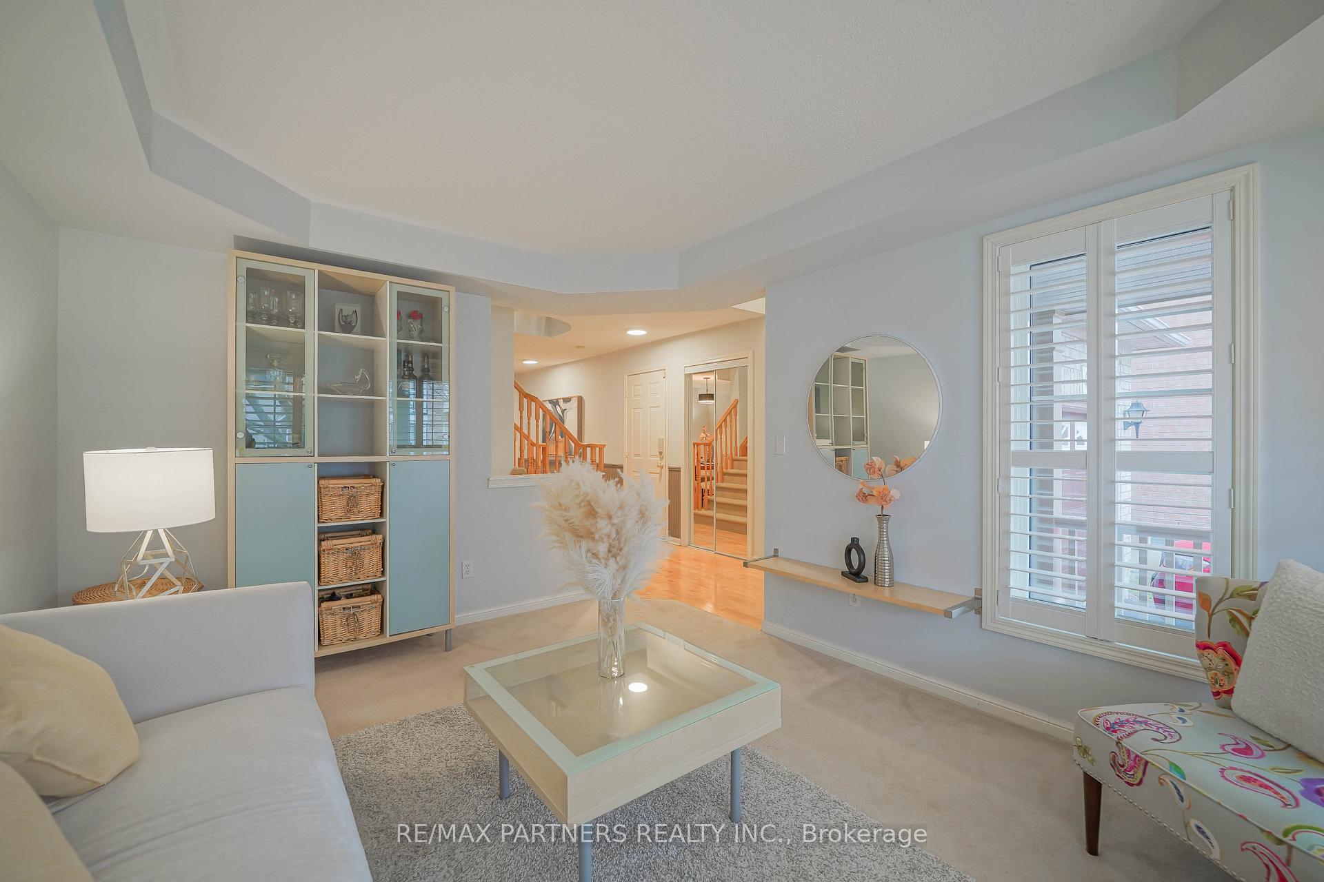 Photo 4 of 4 Tower Bridge Crescent, Markham, Berczy — HOMEH