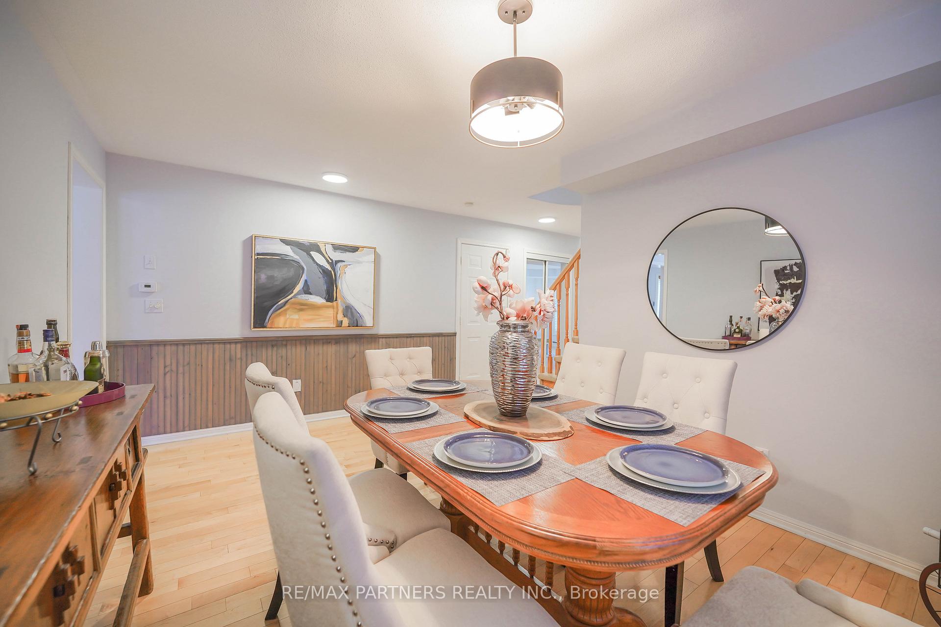 Photo 30 of 4 Tower Bridge Crescent, Markham, Berczy — HOMEH