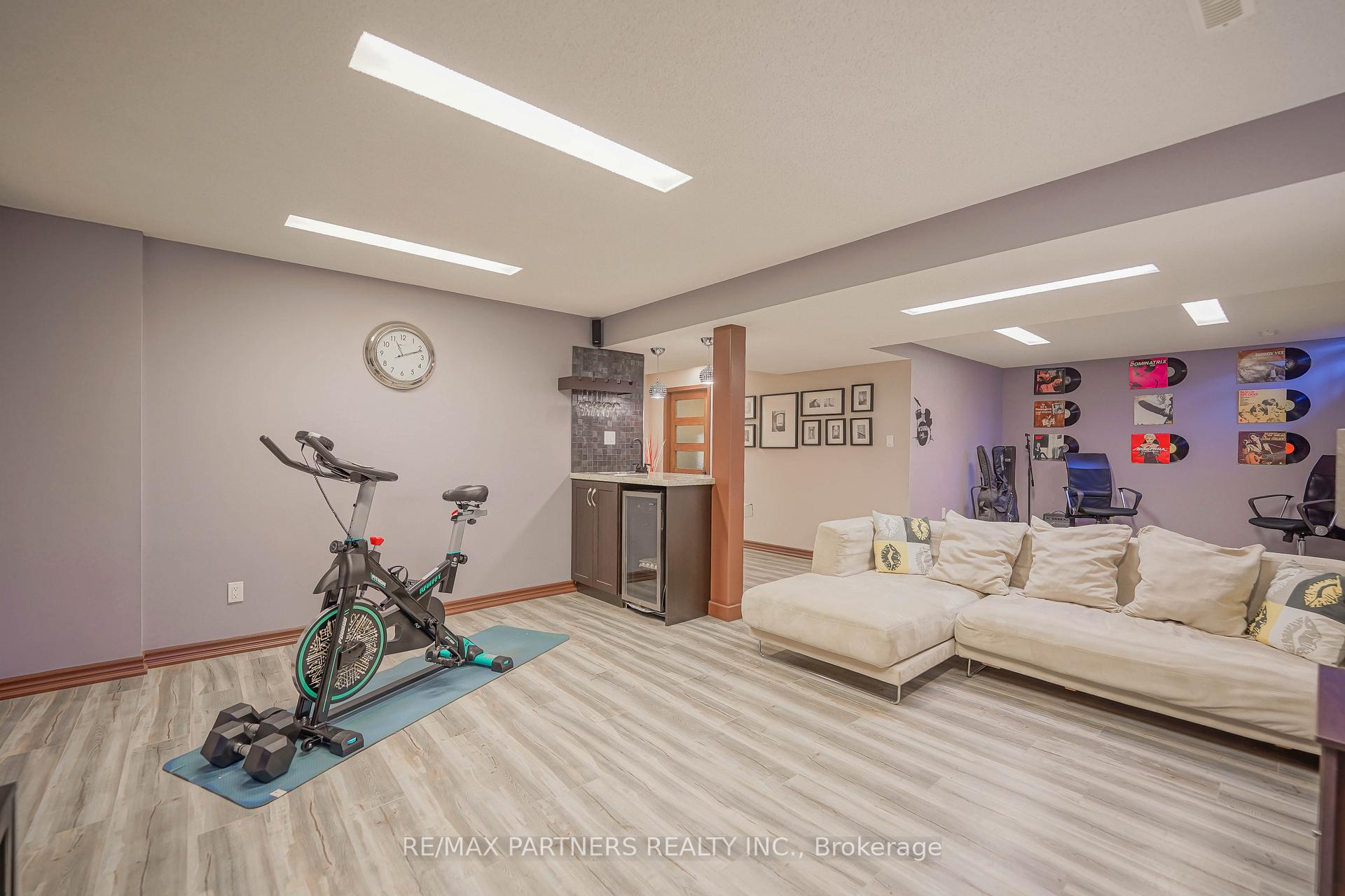 Photo 29 of 4 Tower Bridge Crescent, Markham, Berczy — HOMEH