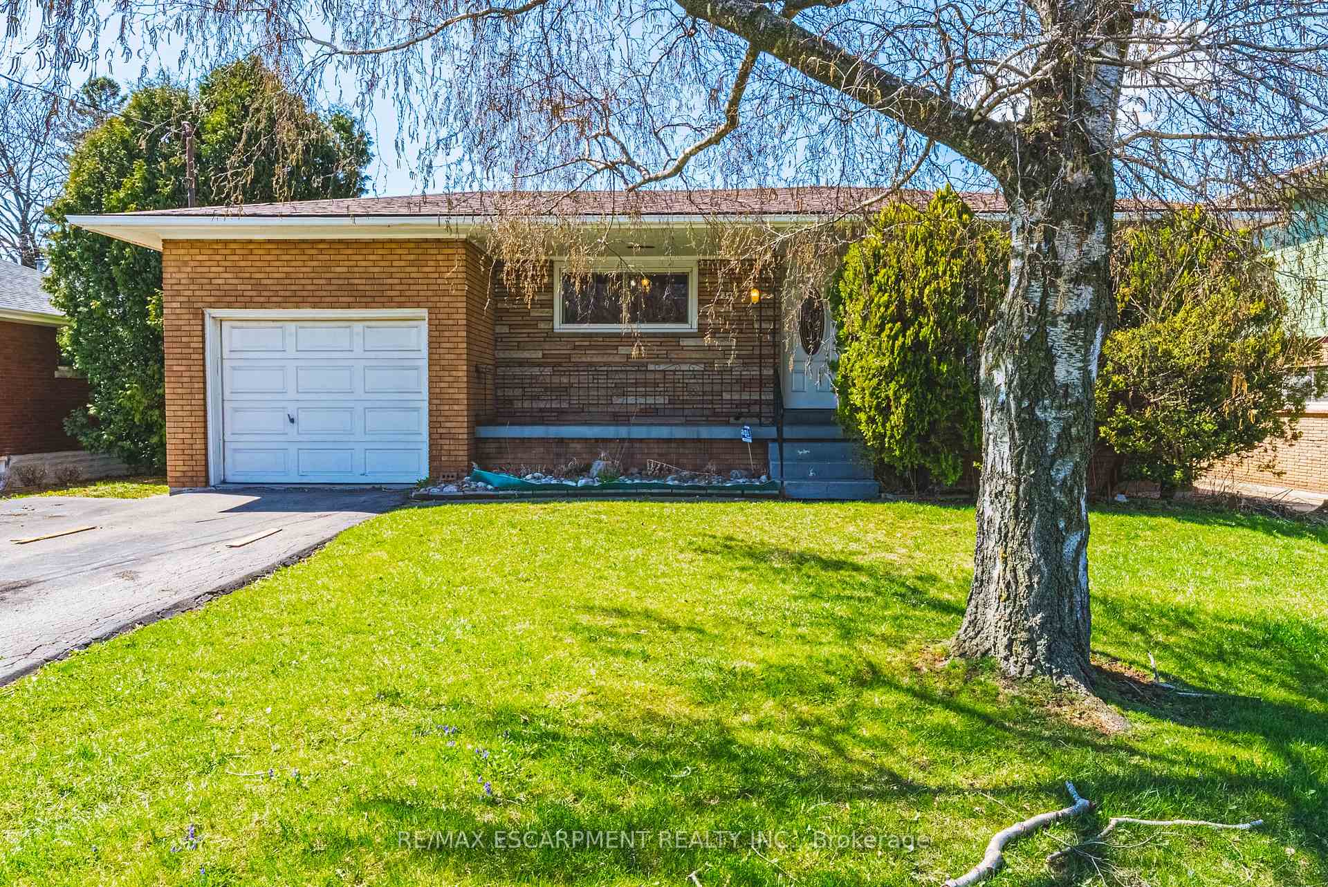 Photo 2 of 340 West 5th Street, Hamilton, Buchanan — HOMEH