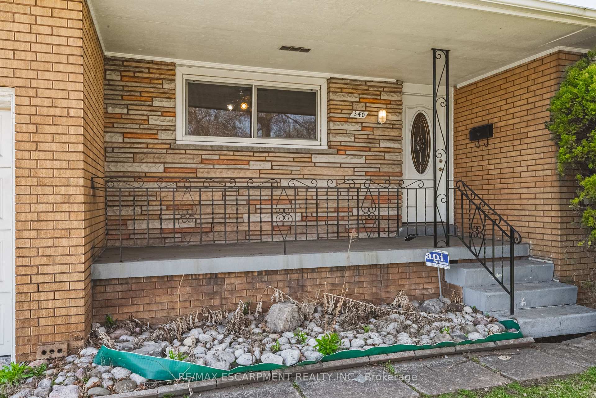 Photo 3 of 340 West 5th Street, Hamilton, Buchanan — HOMEH
