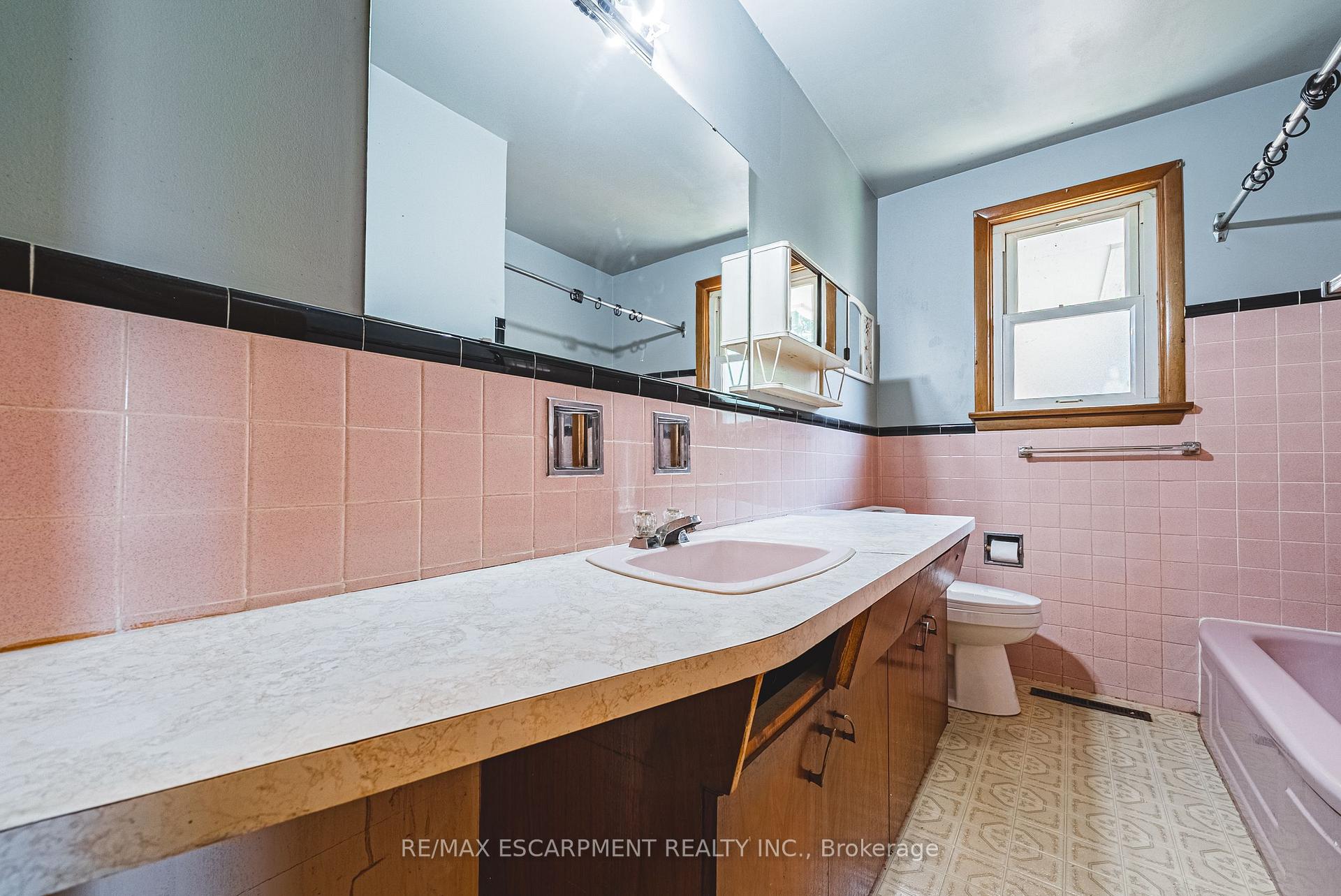 Photo 12 of 340 West 5th Street, Hamilton, Buchanan — HOMEH
