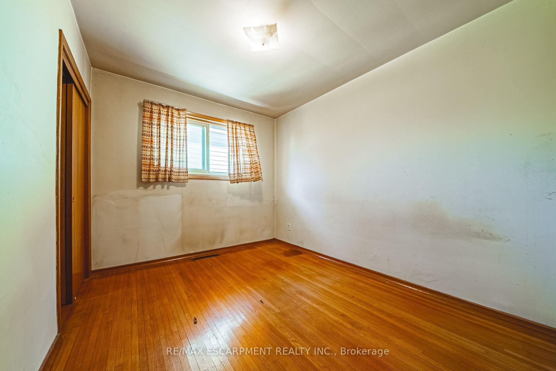 Photo 14 of 340 West 5th Street, Hamilton, Buchanan — HOMEH