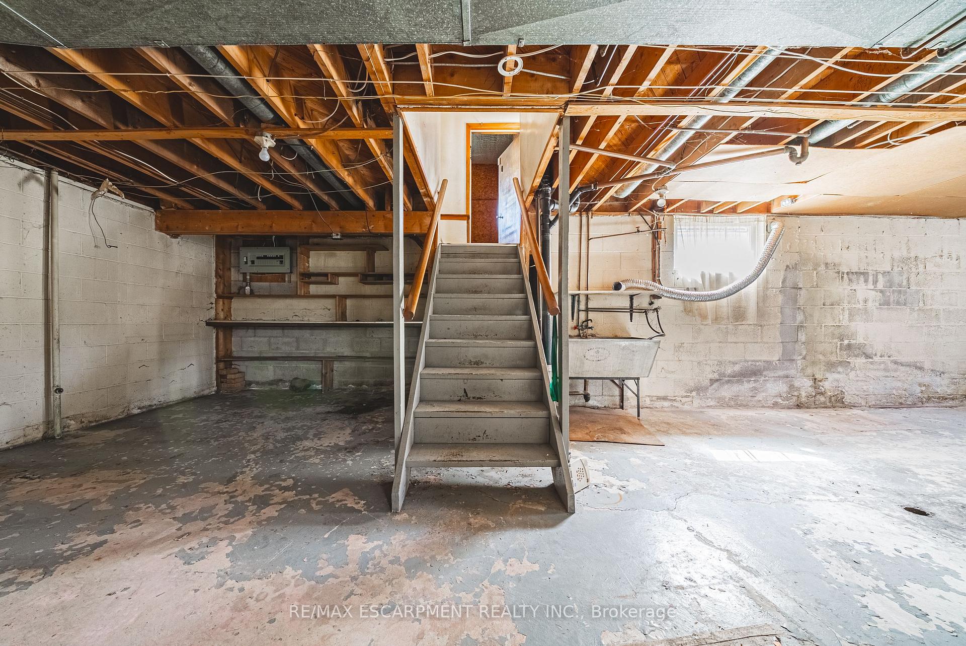 Photo 38 of 340 West 5th Street, Hamilton, Buchanan — HOMEH
