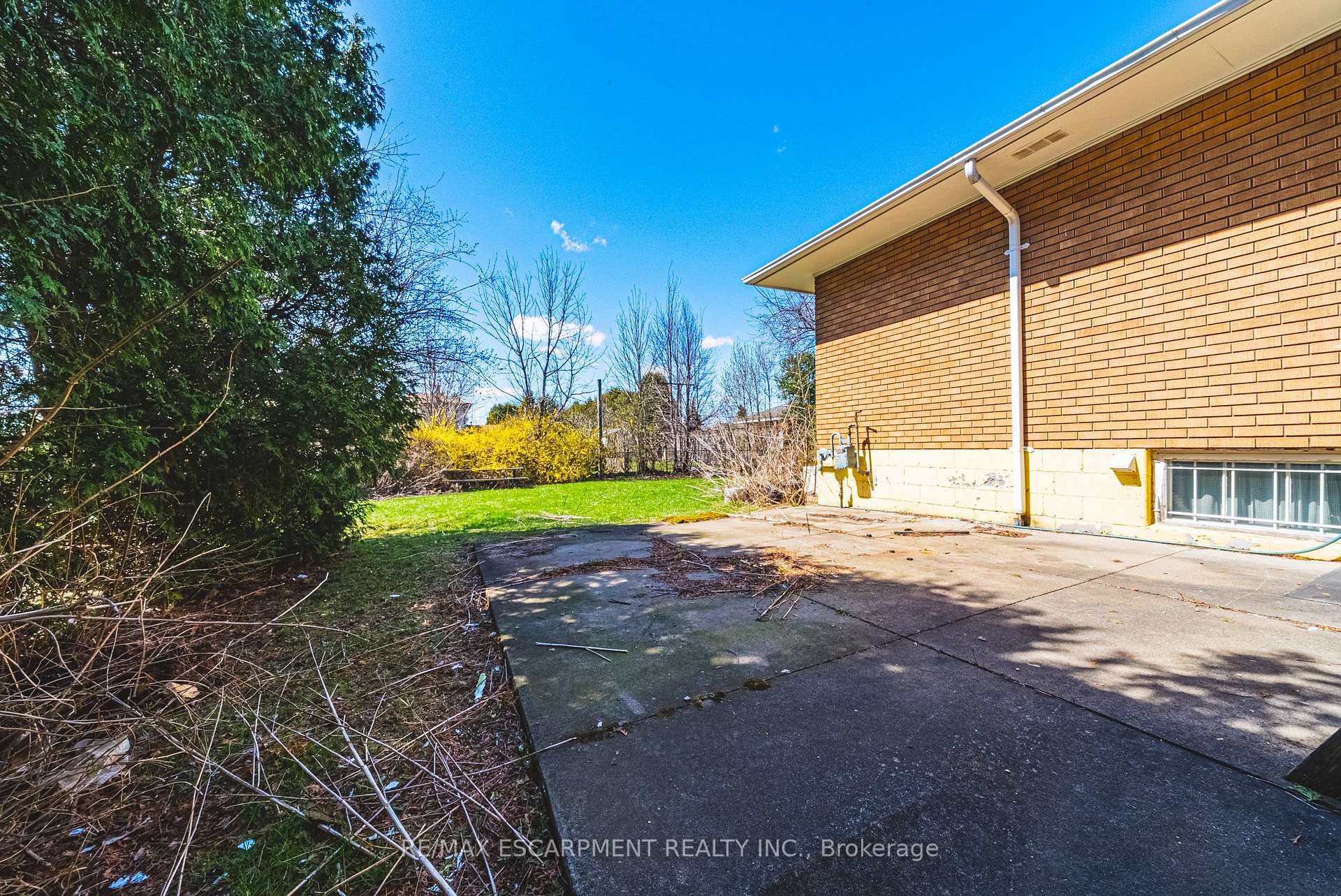 Photo 33 of 340 West 5th Street, Hamilton, Buchanan — HOMEH